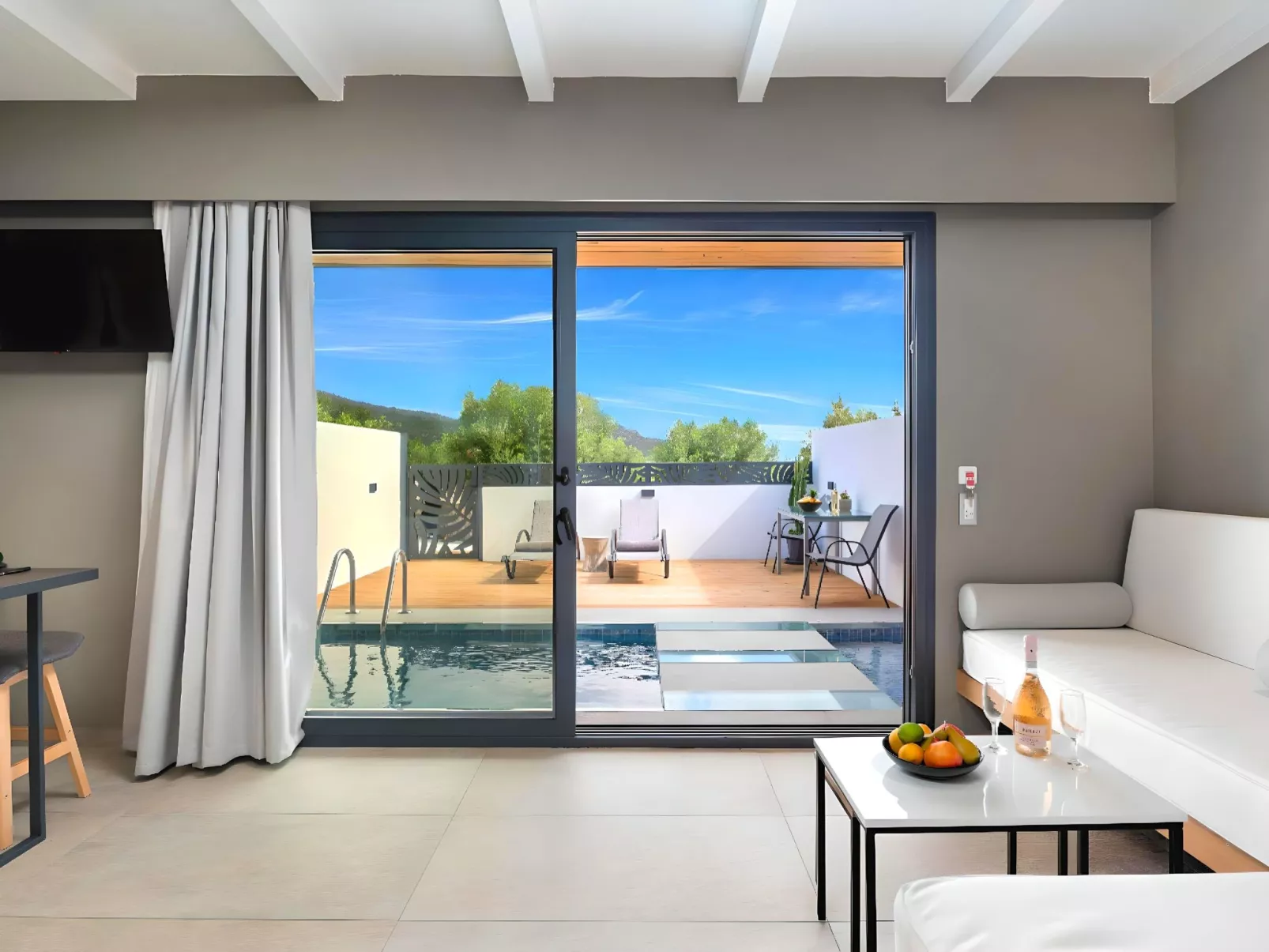 Canes Maxima Suite Privater Pool-Dedans