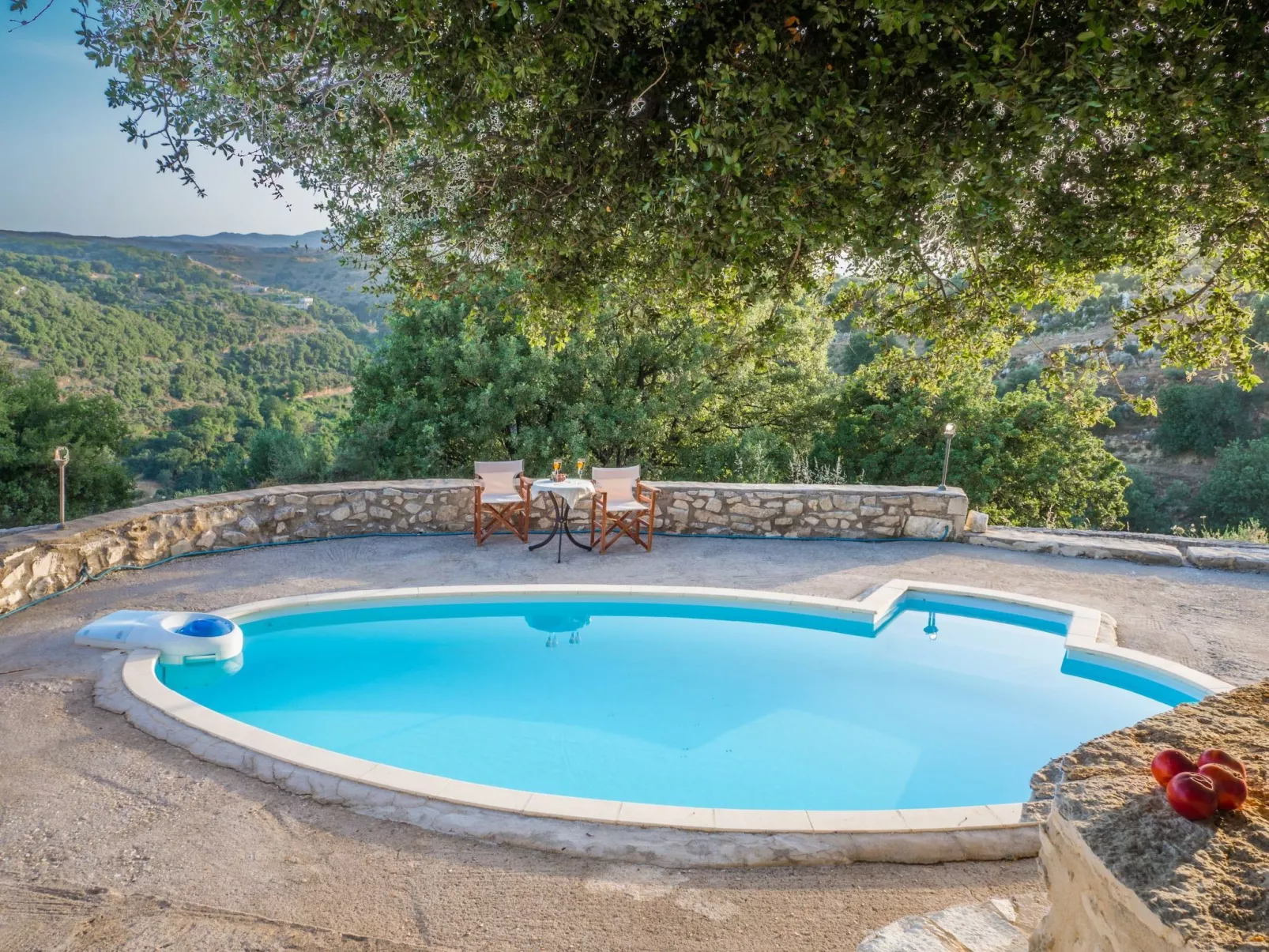Villa aus Stein mit privatem Pool und BBQ-Bereich-Outside