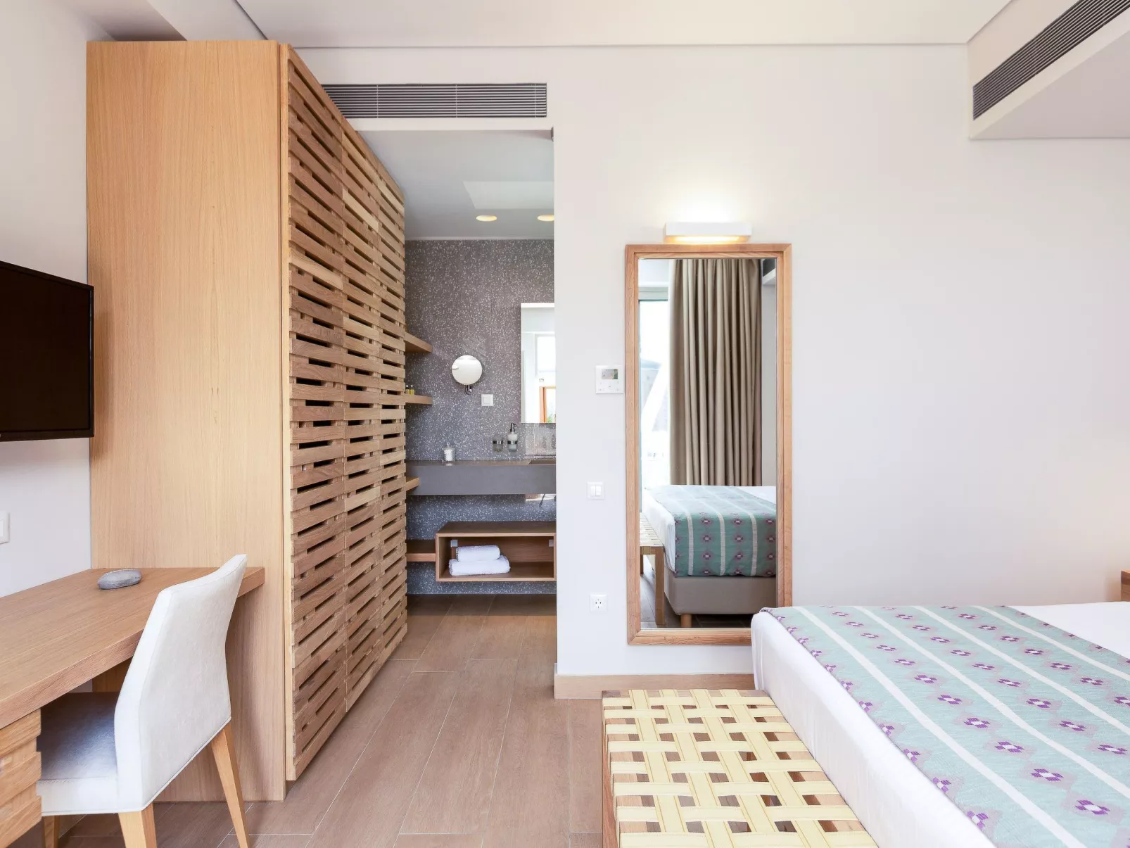 Villa mit beheiztem Pool in der Nähe von Strand und Geschäften-Drinnen