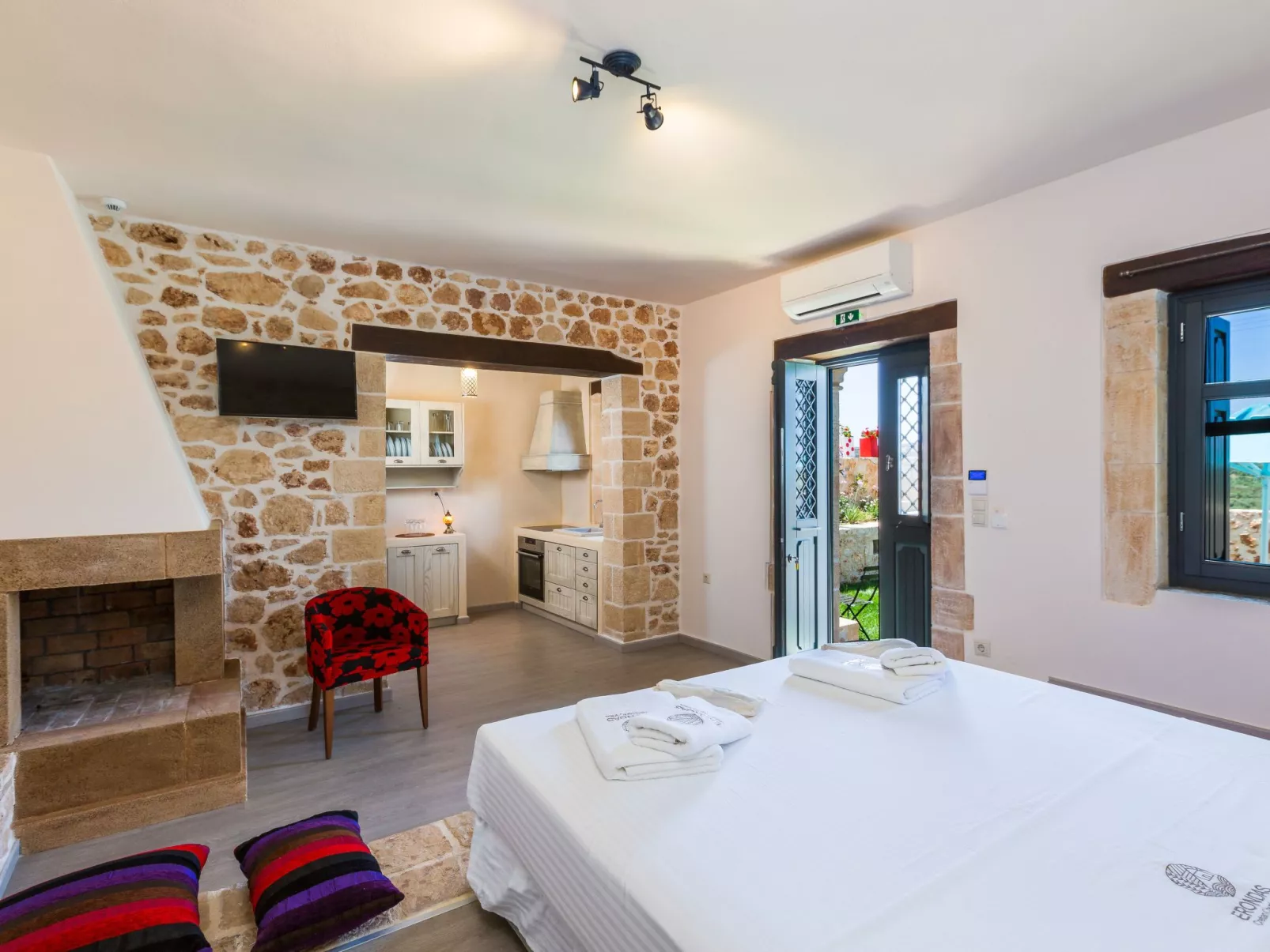 In Achlades mit Privatem Pool-Inside