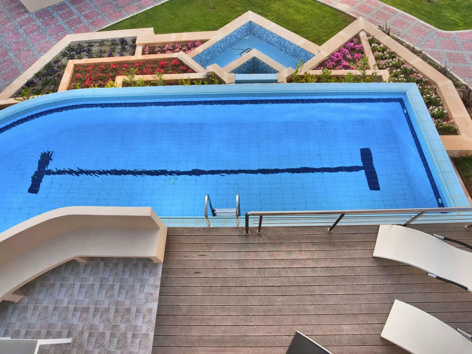 "Sirocco" mit Blick auf das Wasser-Drinnen