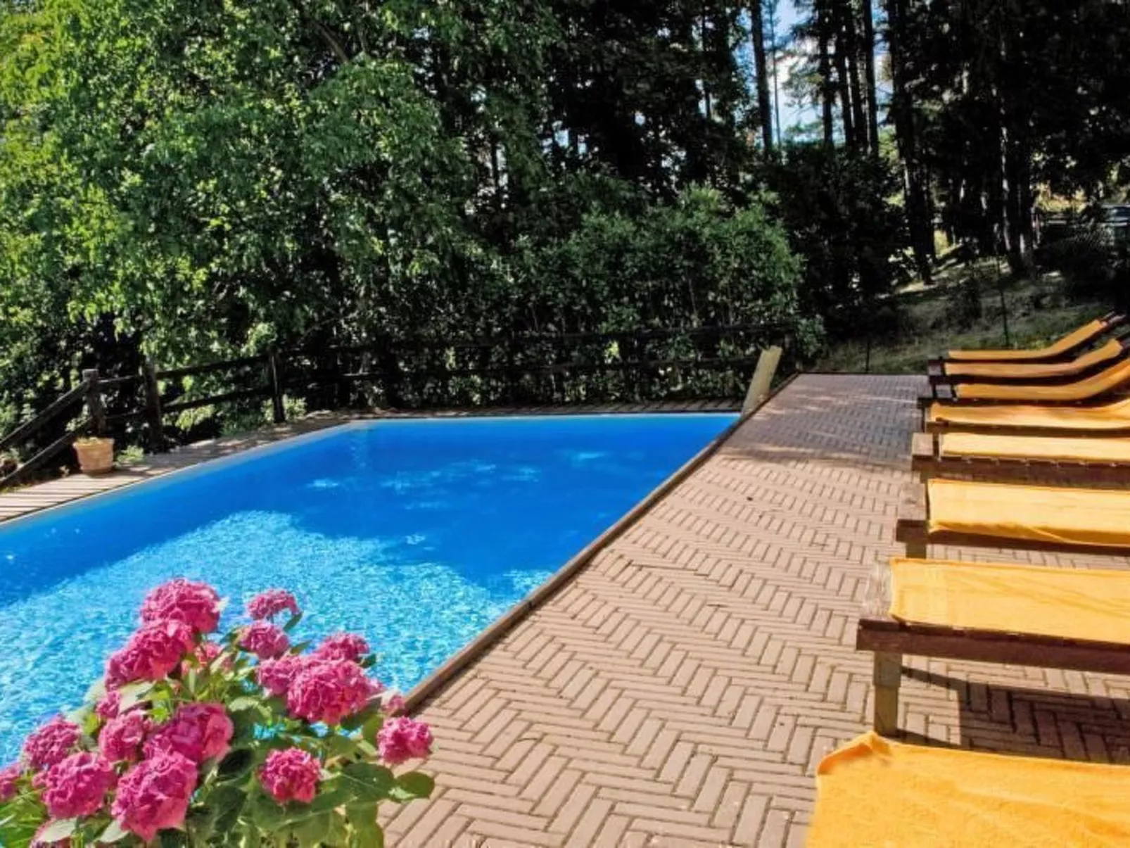 Wohnung in einer alten Villa mit Schwimmbad-Dedans