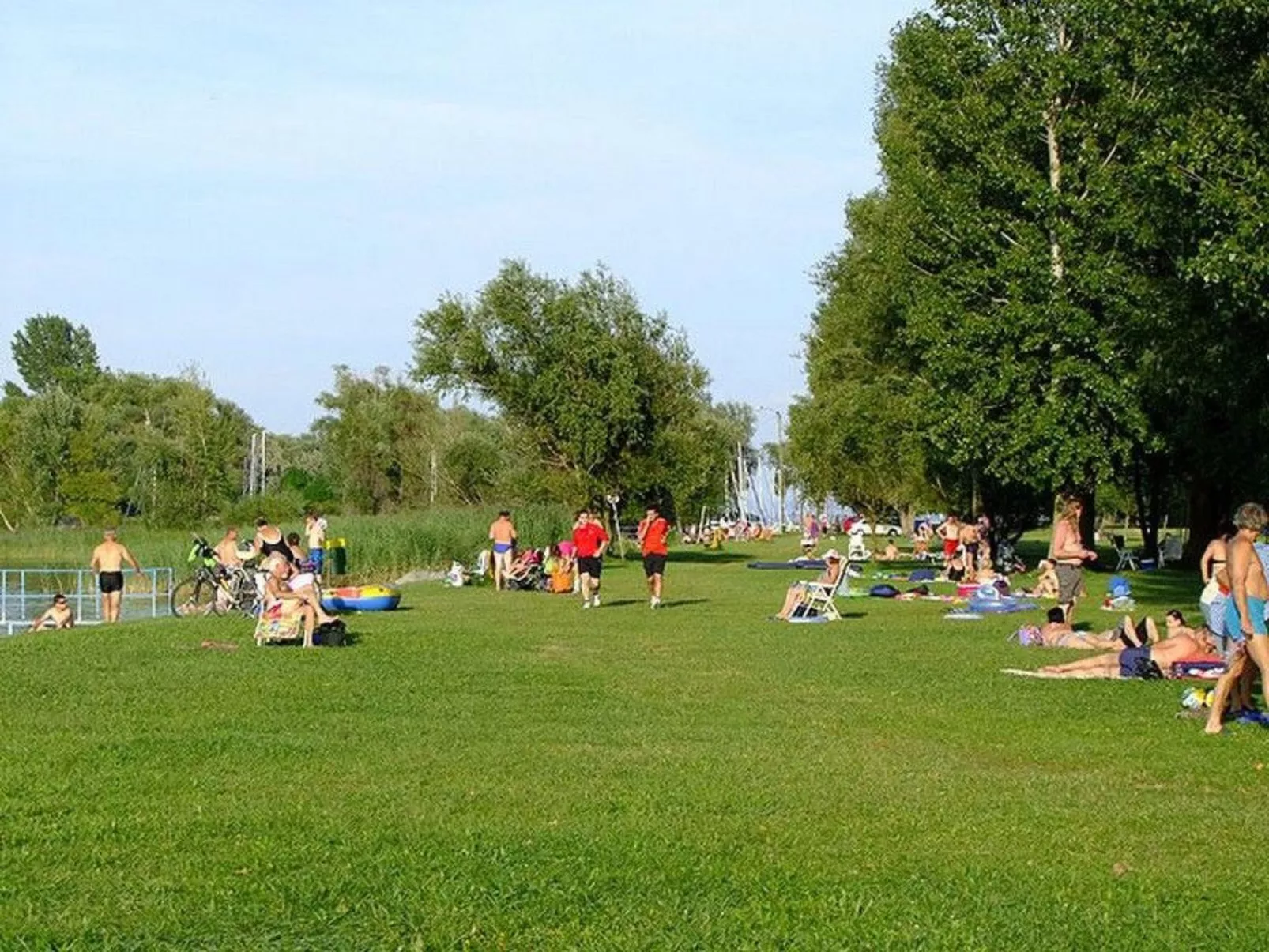 Wohnung in Balatonberény mit Möblierter Terrasse-Draußen