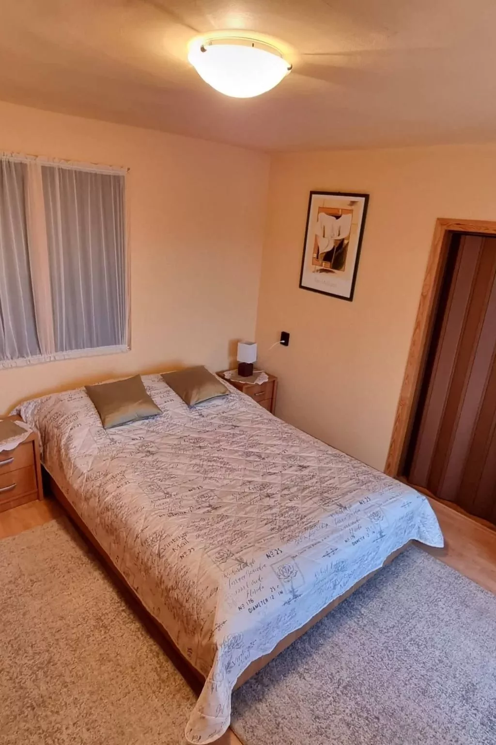 Mit Grill, Terrasse und Garten-Dedans