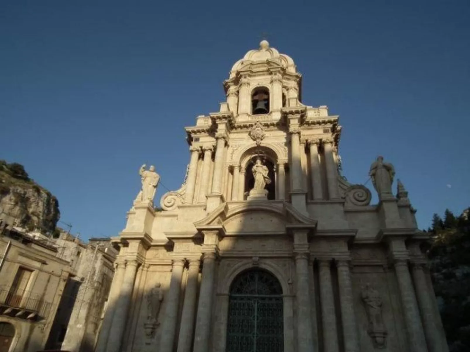 Steinhaus mit Panoramadachterrasse-Drinnen