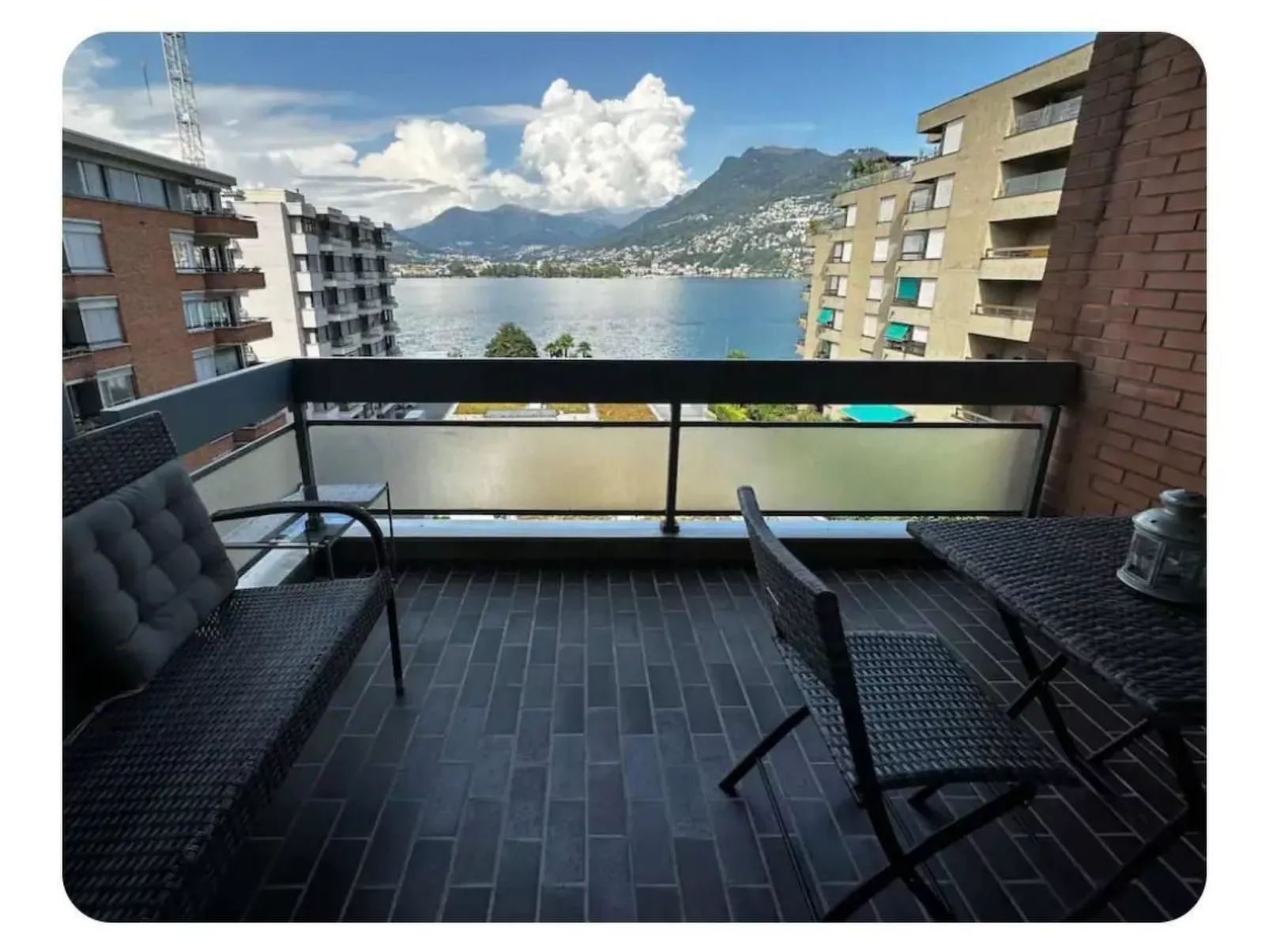 Paradise Lake View-Inside