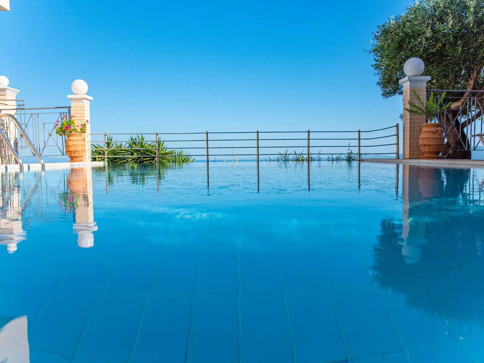 Villa Sotiris mit Pool und herrlichem Meerblick-Inside