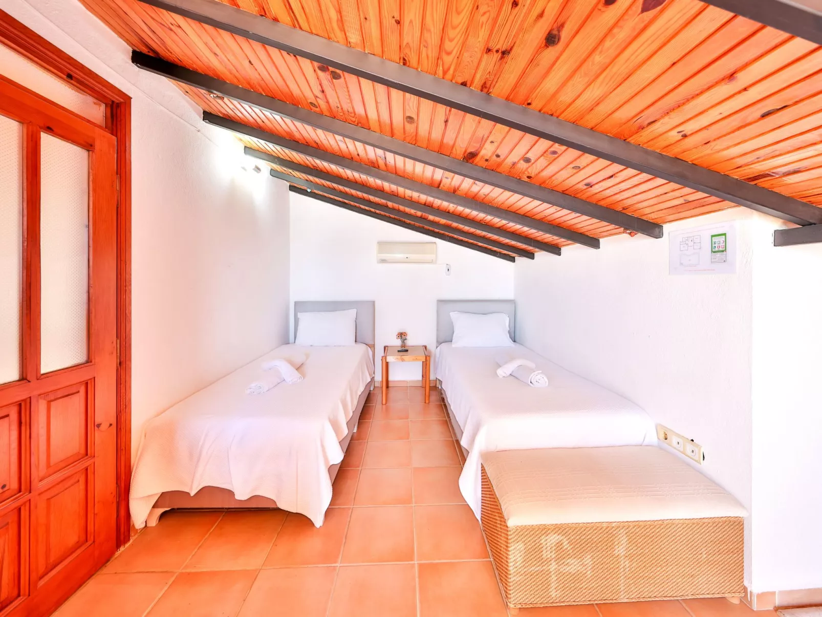 Villa mit Meerblick und privatem Pool-Inside