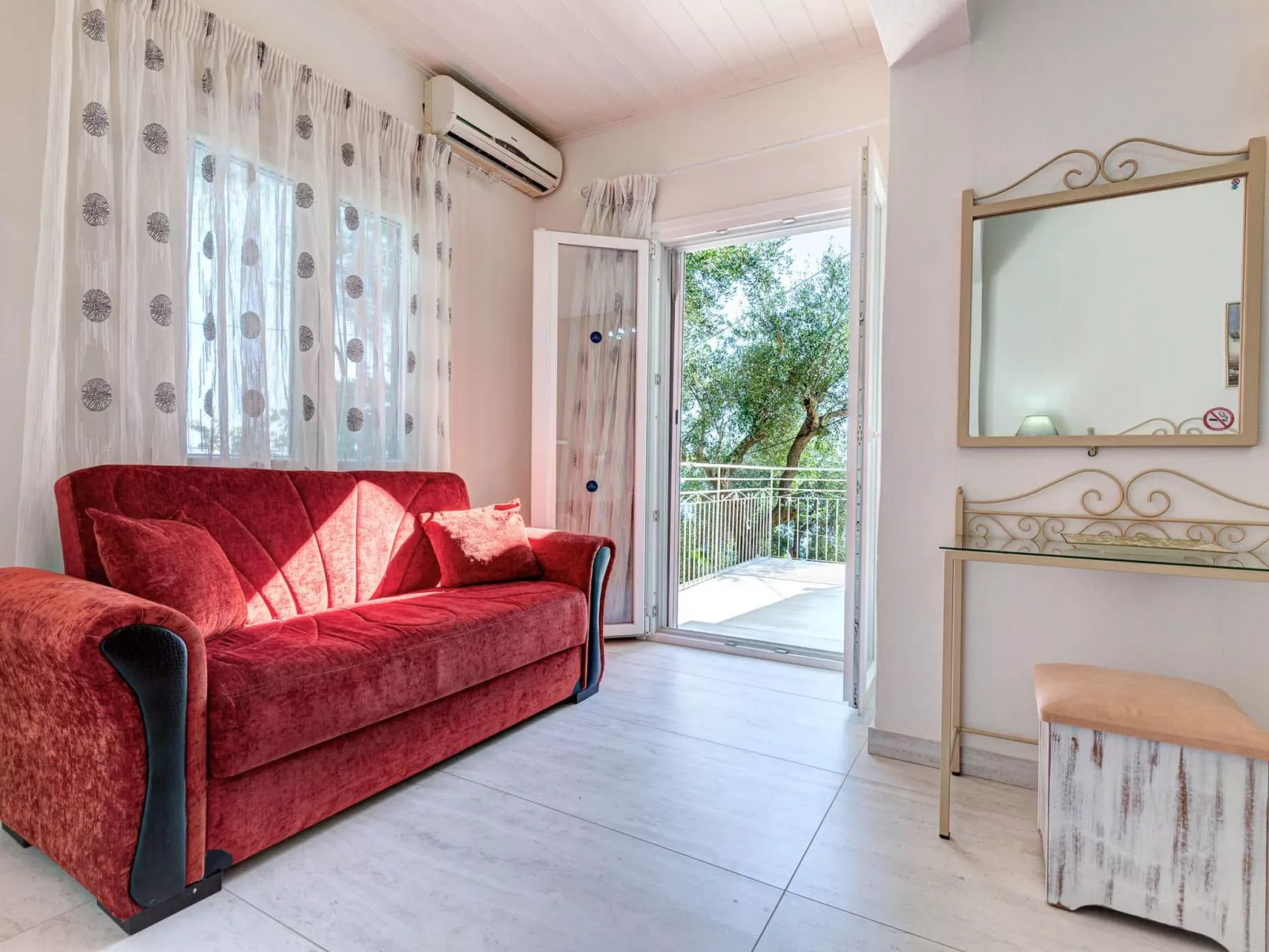 "Villa Nafsika"-Inside