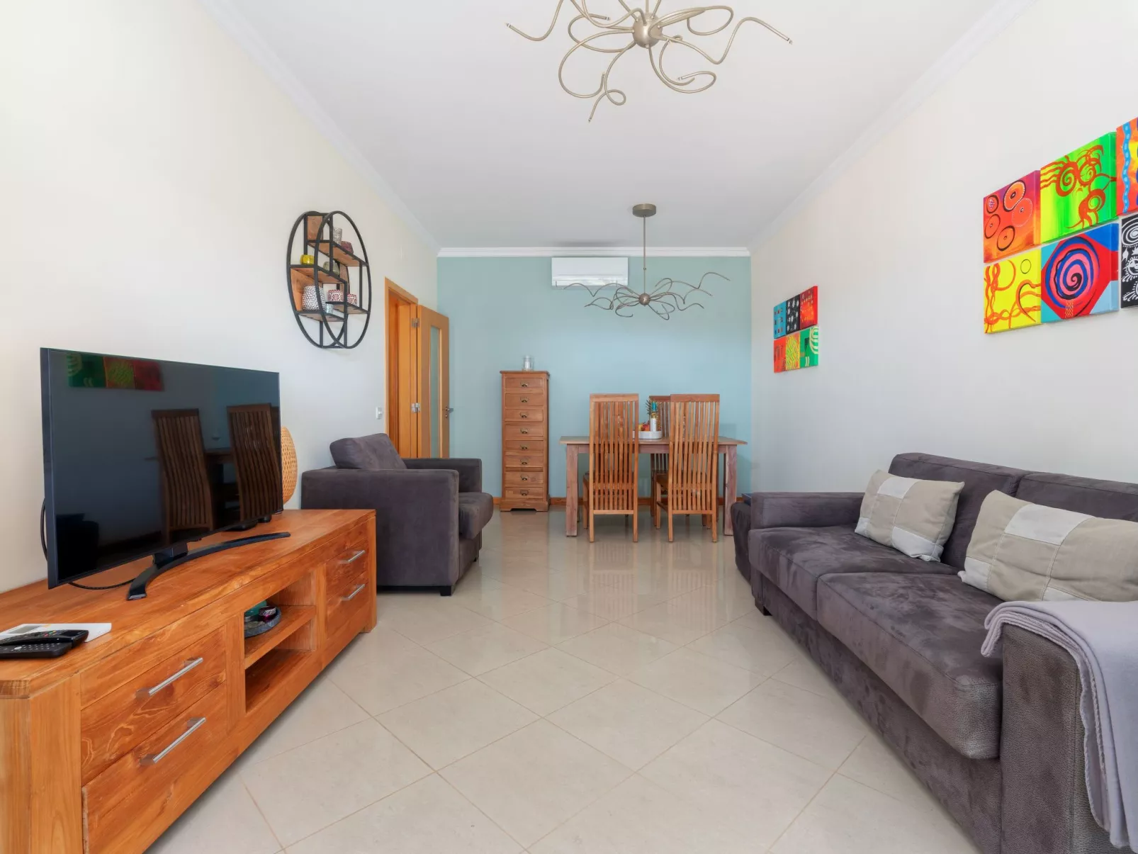 BnB Homes Wohnung mit Terrasse und Schwimmbad-Image-tags.info