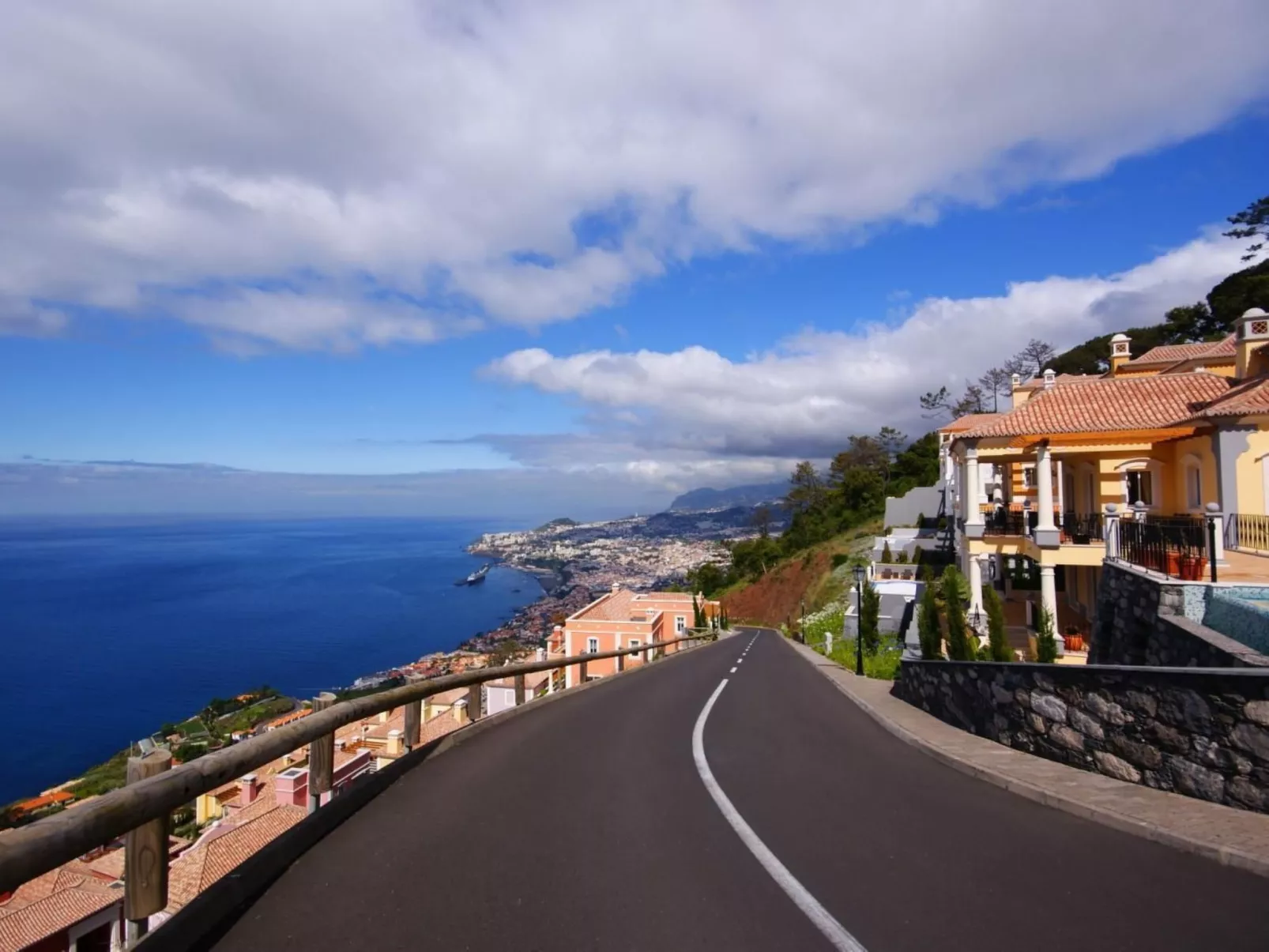 Elegante Ferienwohnung mit Gemeinschaftspool und Wellnessbereich-Dehors