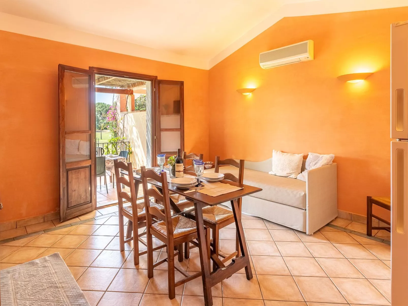 Baia delle Palme-Inside