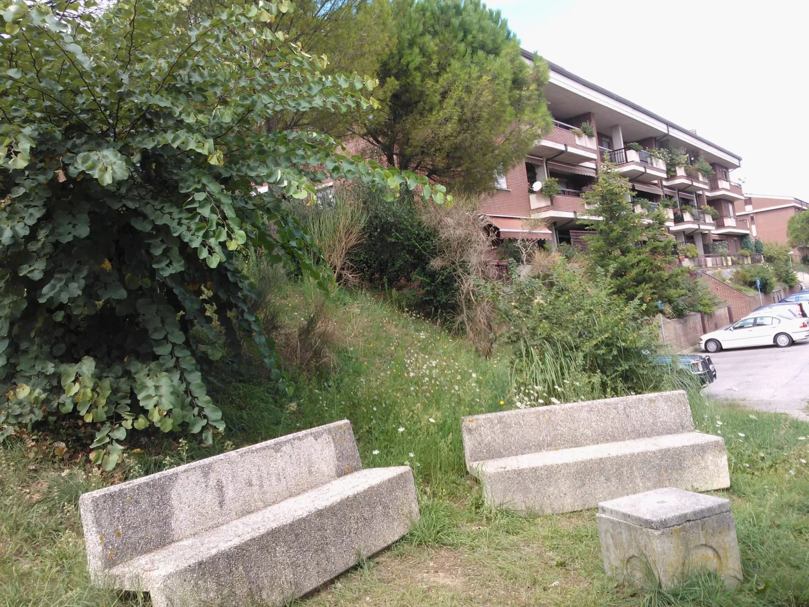 NICE LITTLE FLAT IN THE  GREENERY  IN PERUGIA-Dehors