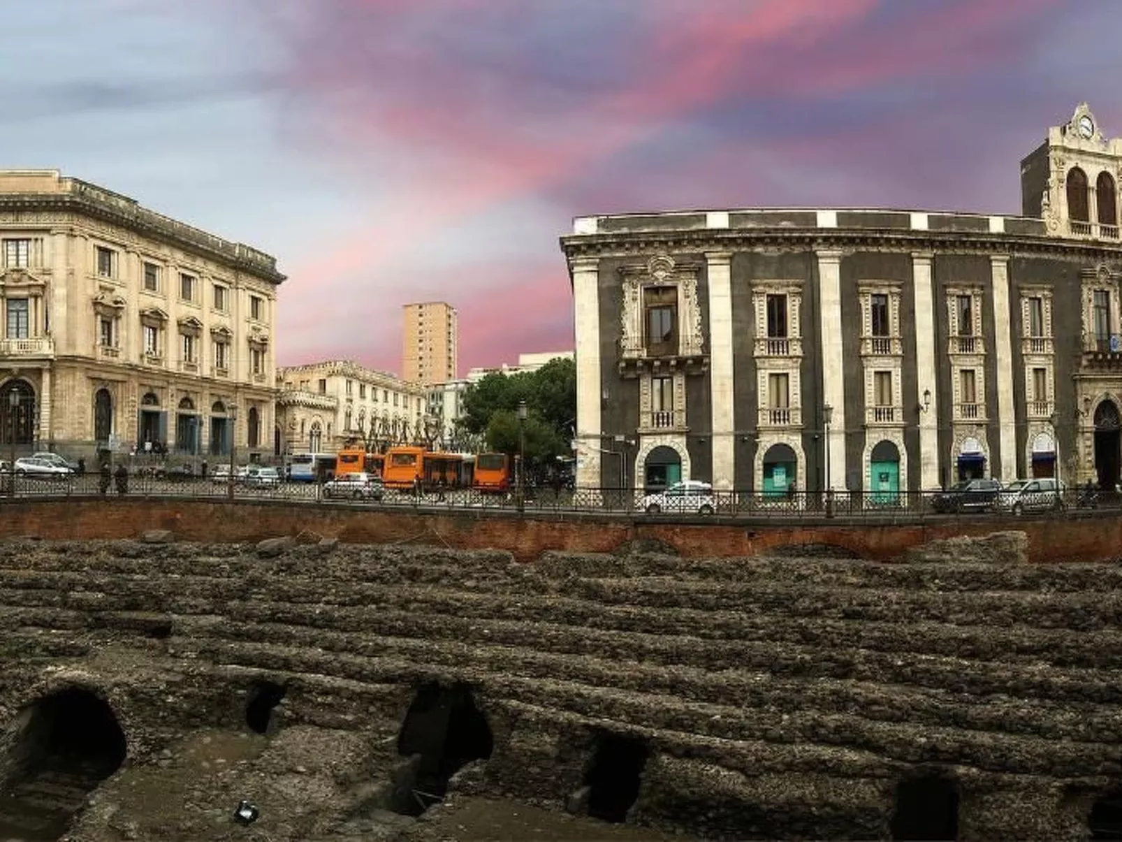 Mit privater Terrasse-Drinnen