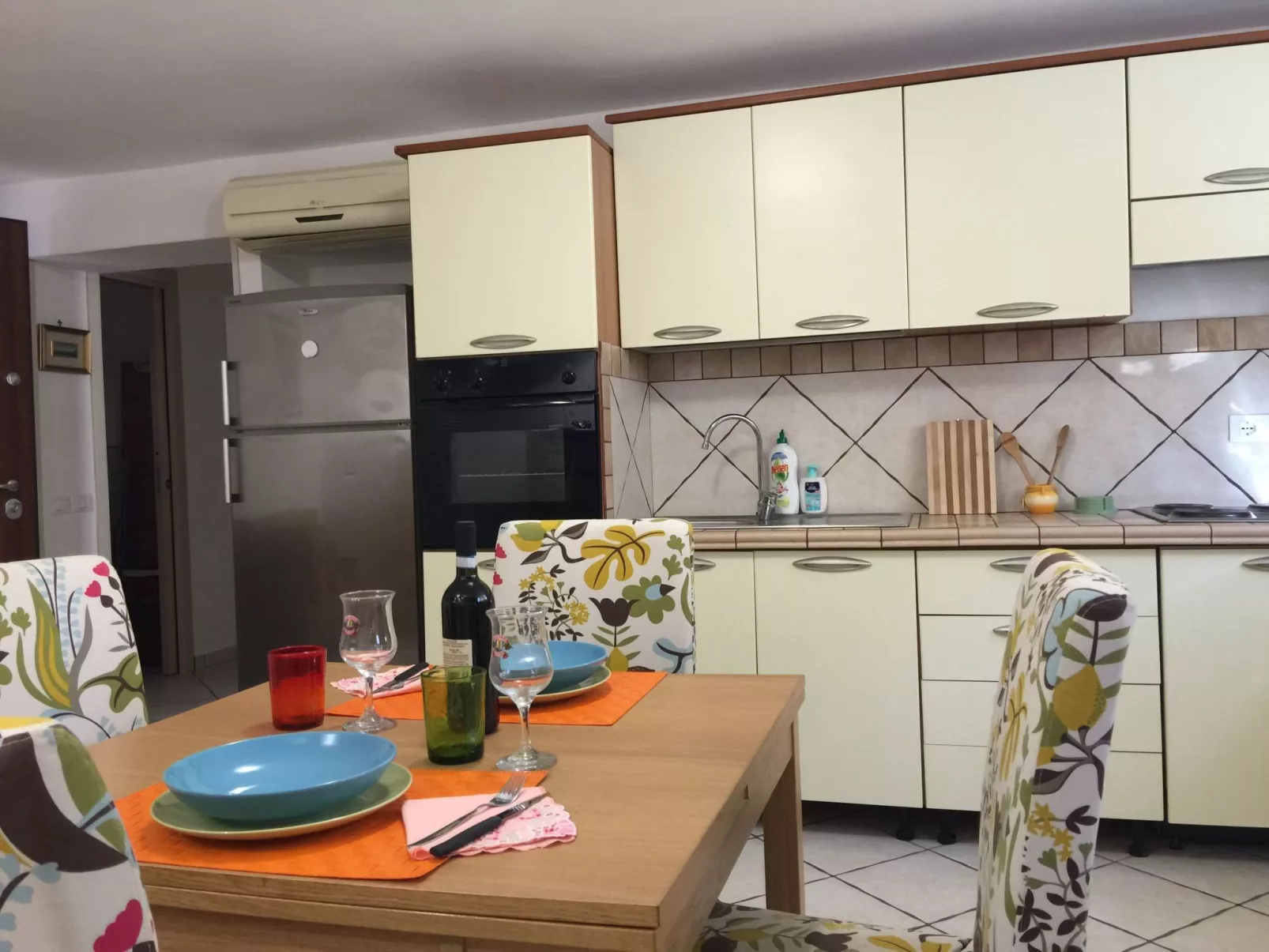 Große Ferienwohnung in Piombino-Drinnen