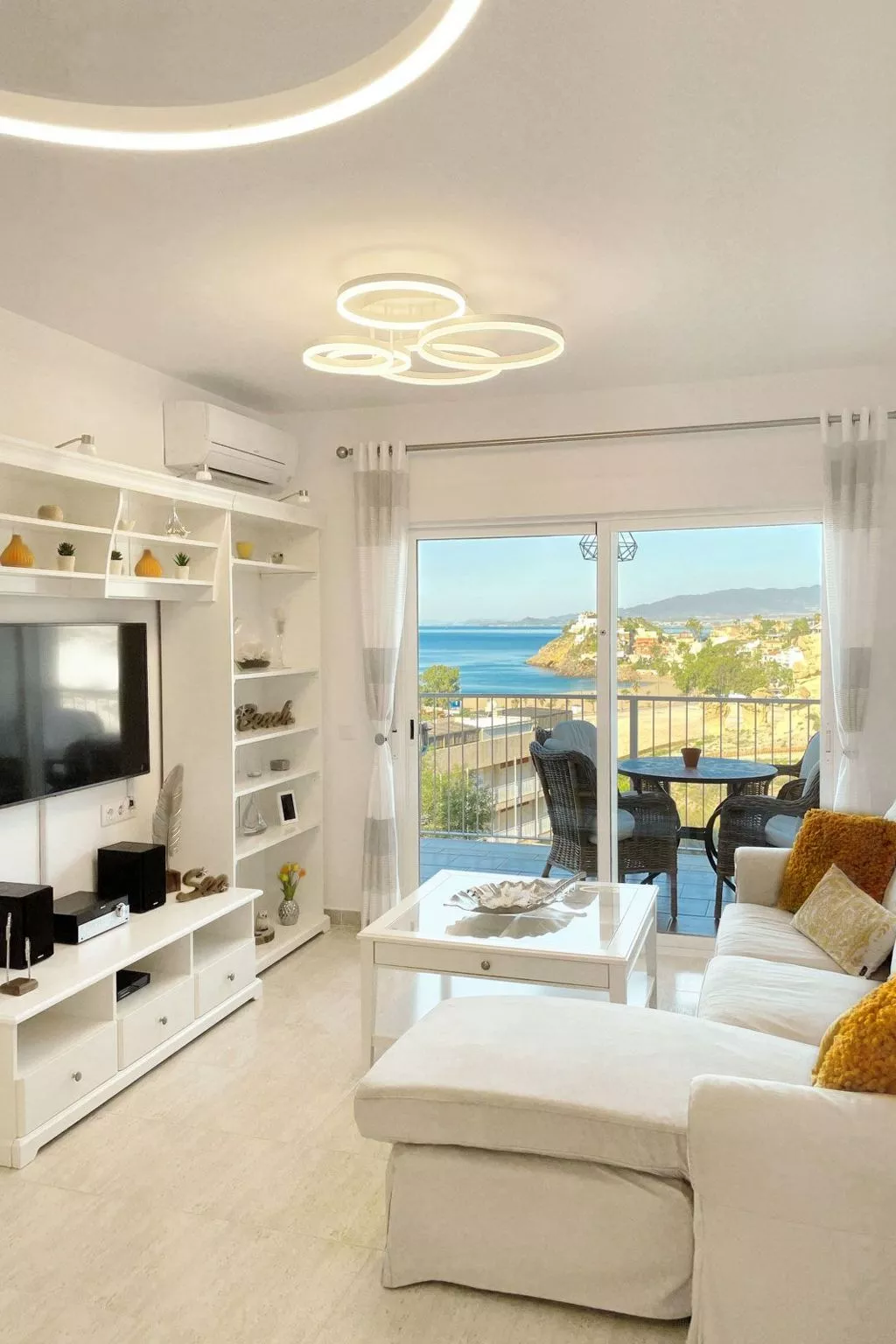 Sophie mit gemeinschaftlichem Pool-Inside