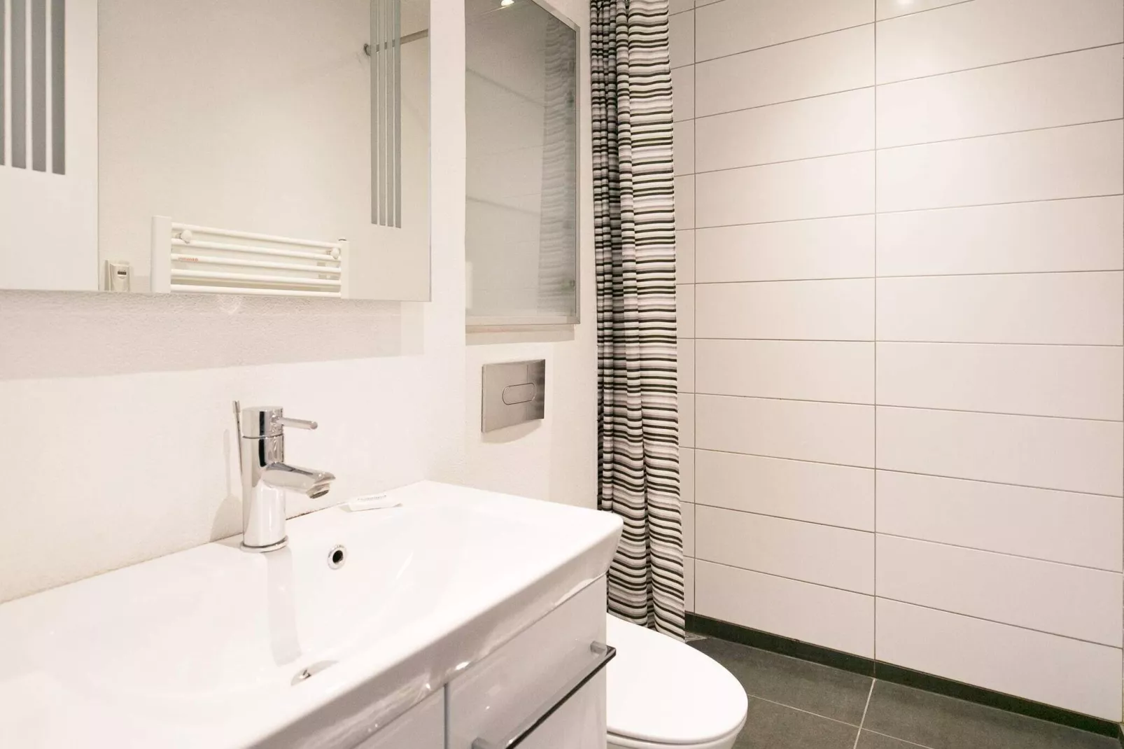 2 room,w/partially seaview-Indoor