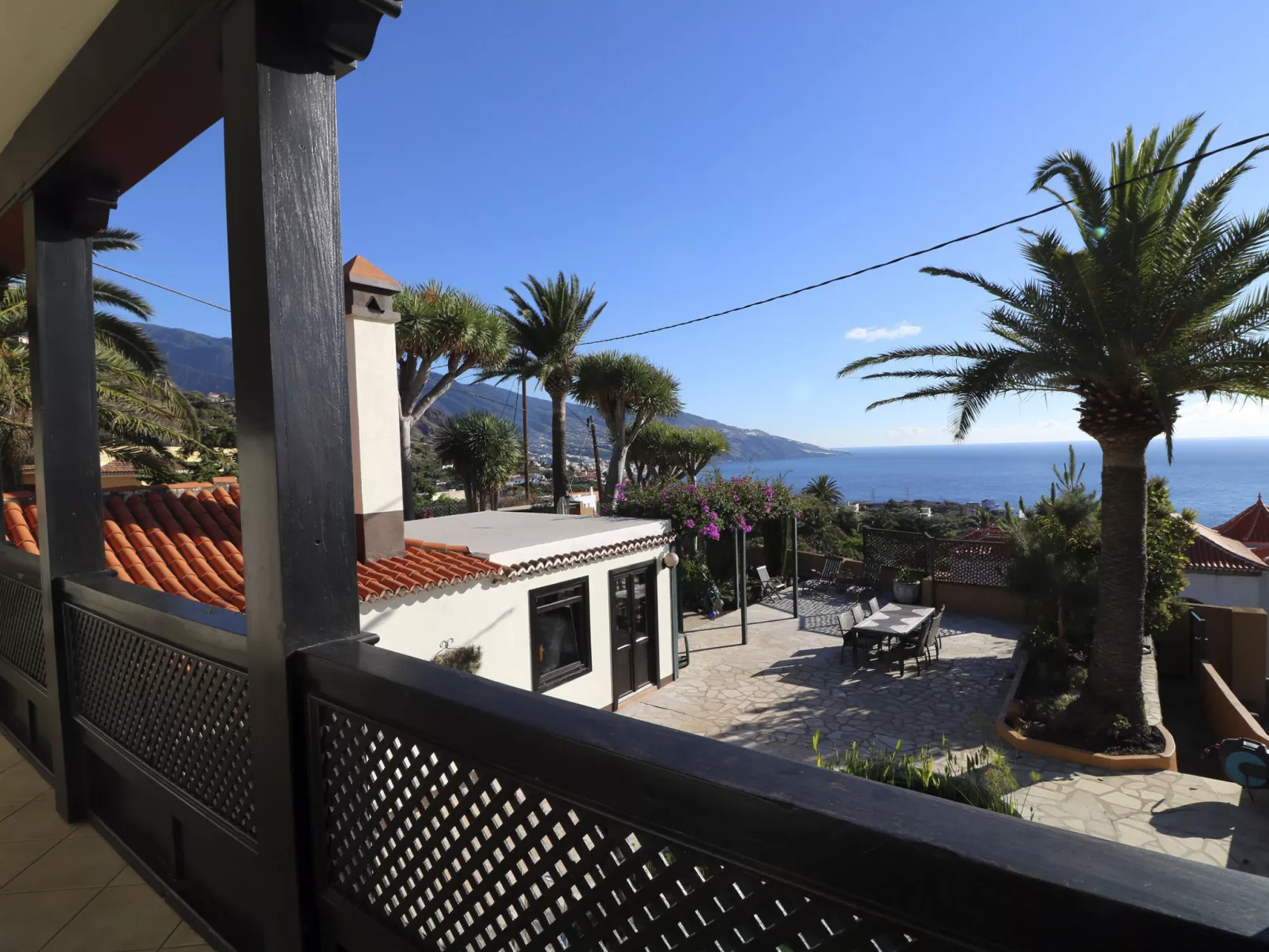 In Breña Baja mit Großer Terrasse-Outside