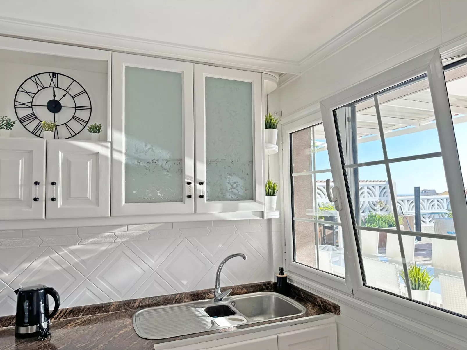 Villa "Esmeralda" mit Garten, Grill und Terrasse-Outside