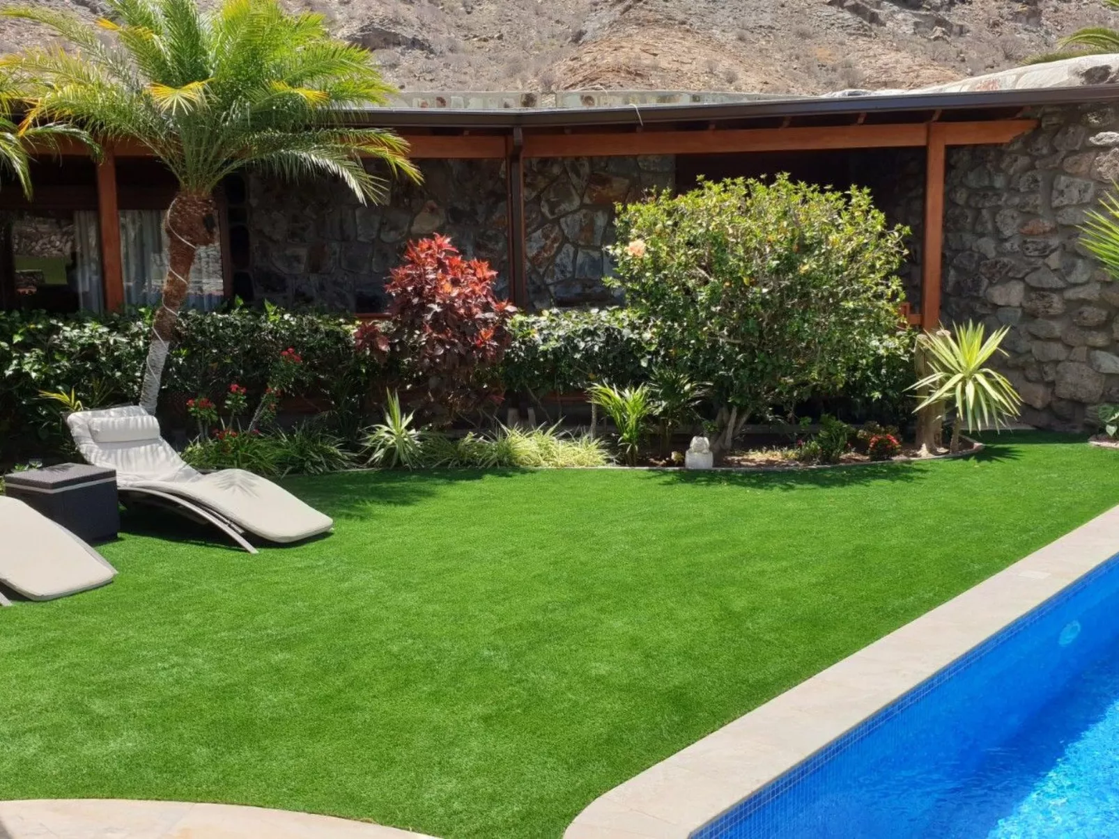 Villa mit Garten, Pool , Grill und Terrasse-Dedans