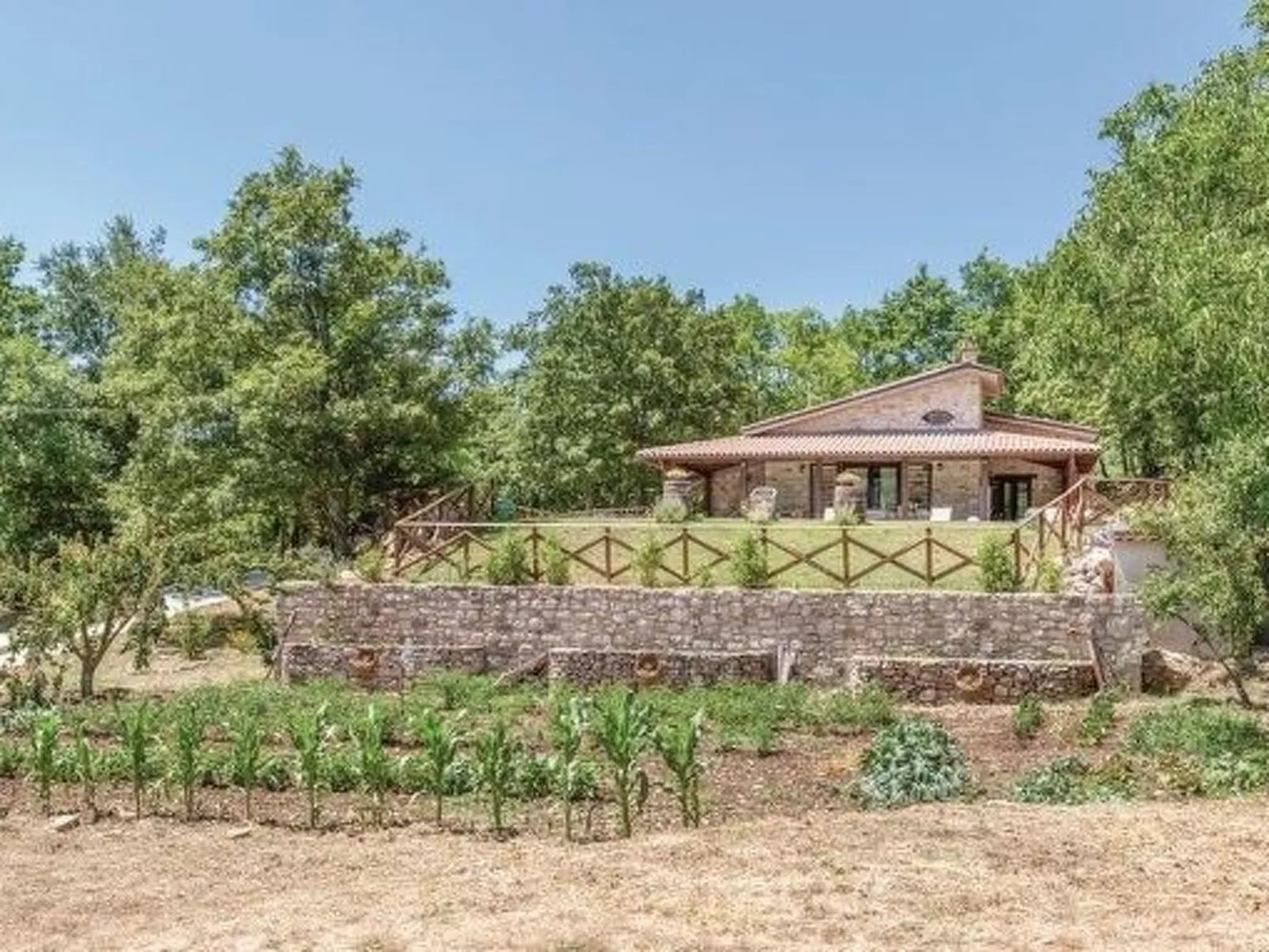 Bauernhaus im grünen Sannio mit Schwimmbad