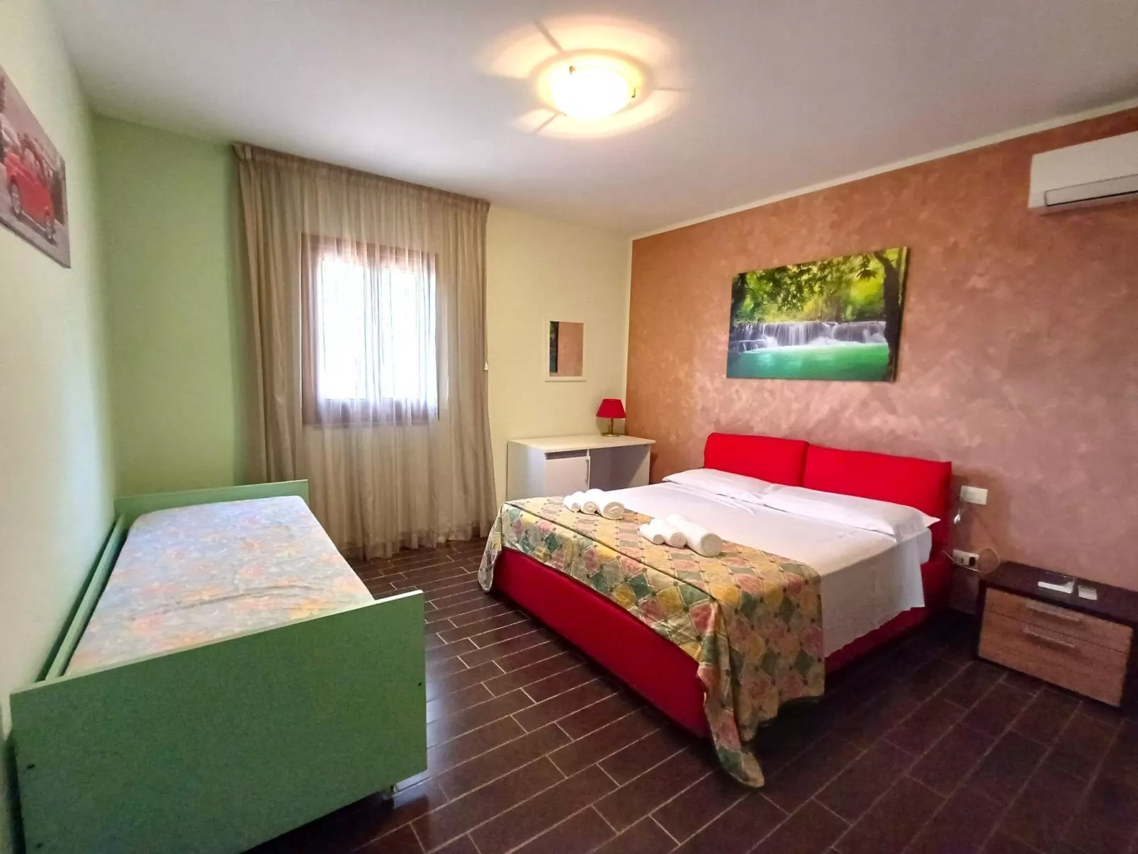 'Granatapfel' mit Pool-Inside