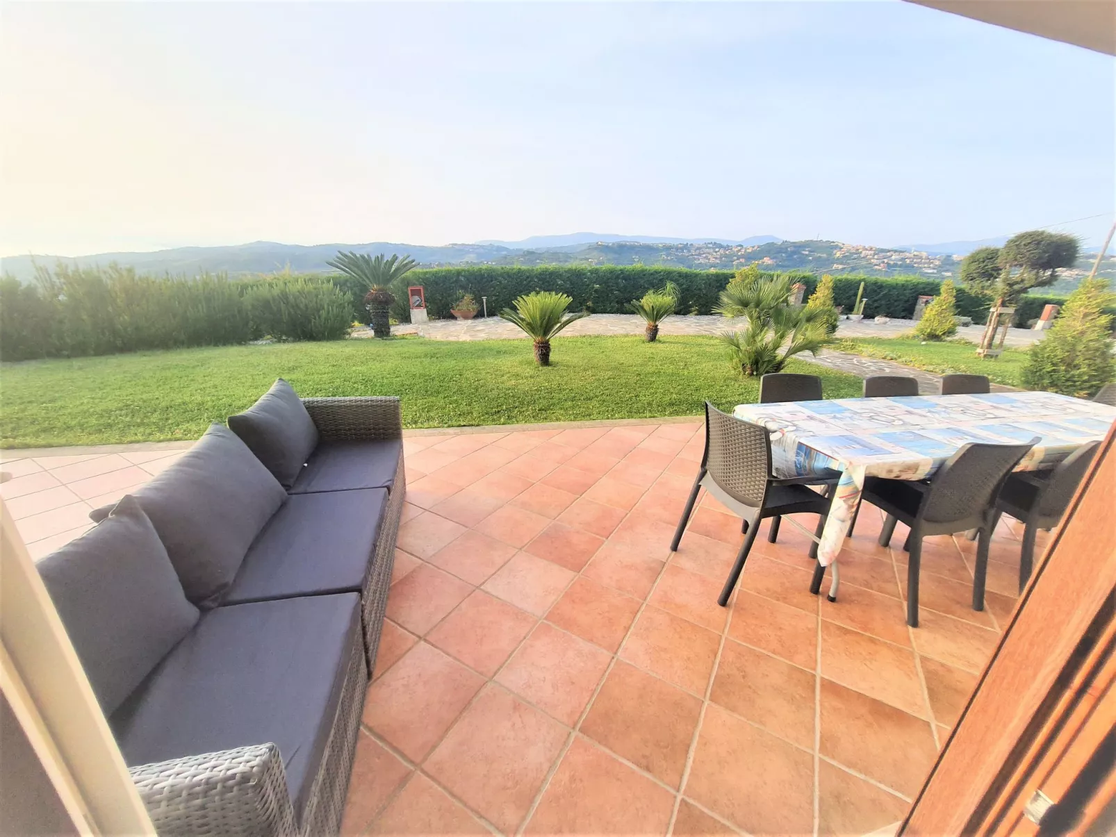 Mit Aussicht und Pool-Inside