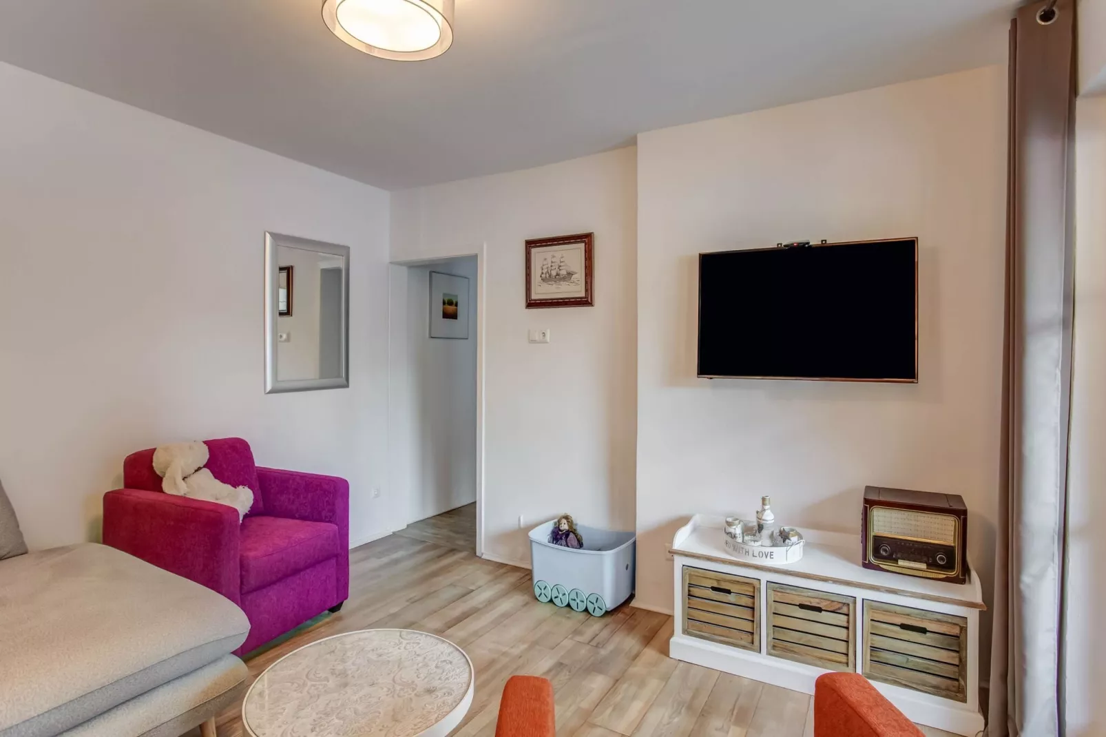 Haus Wasserfall XL-Living room