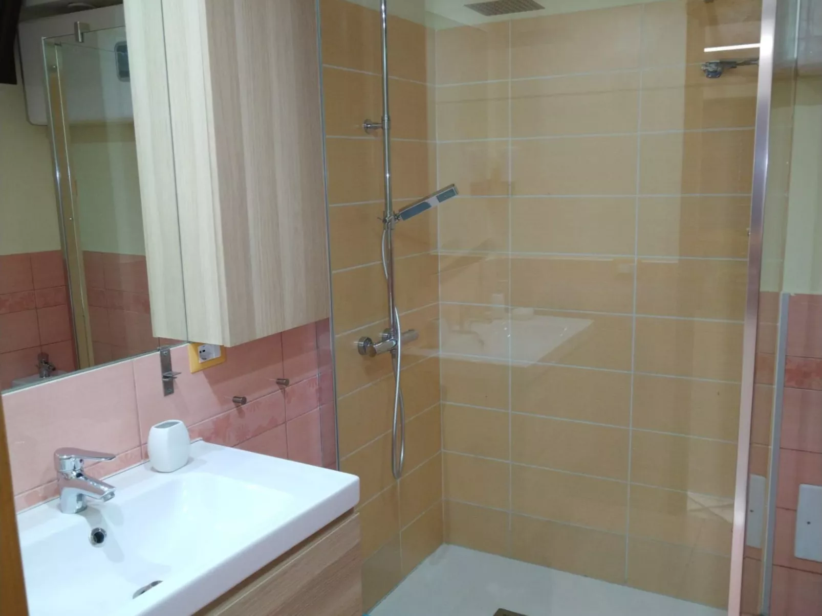 Strandnahe Wohnung in Pisciotta mit Grill-Dedans