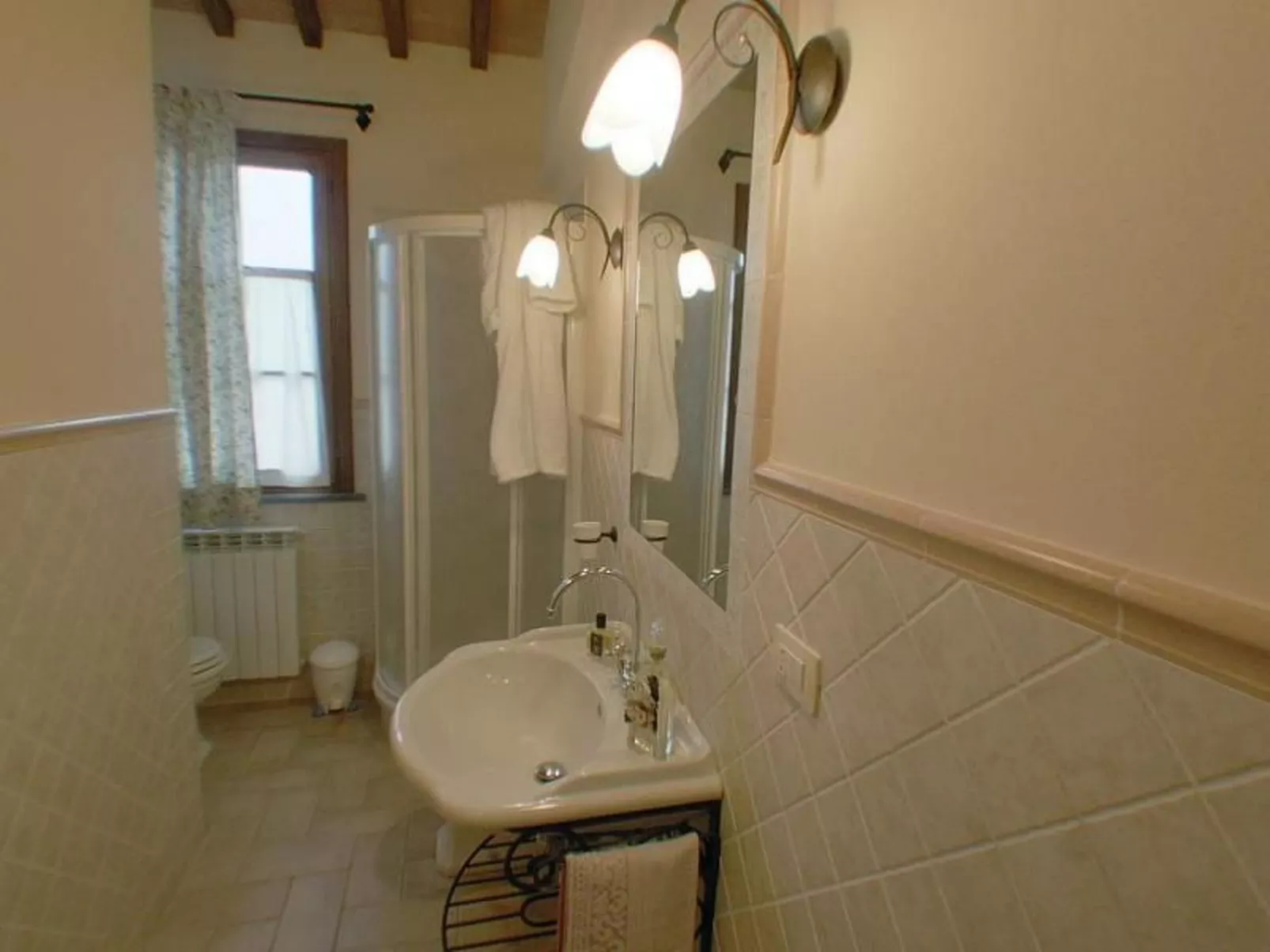 Ferienappartement mit Garten und Panoramablick-Inside