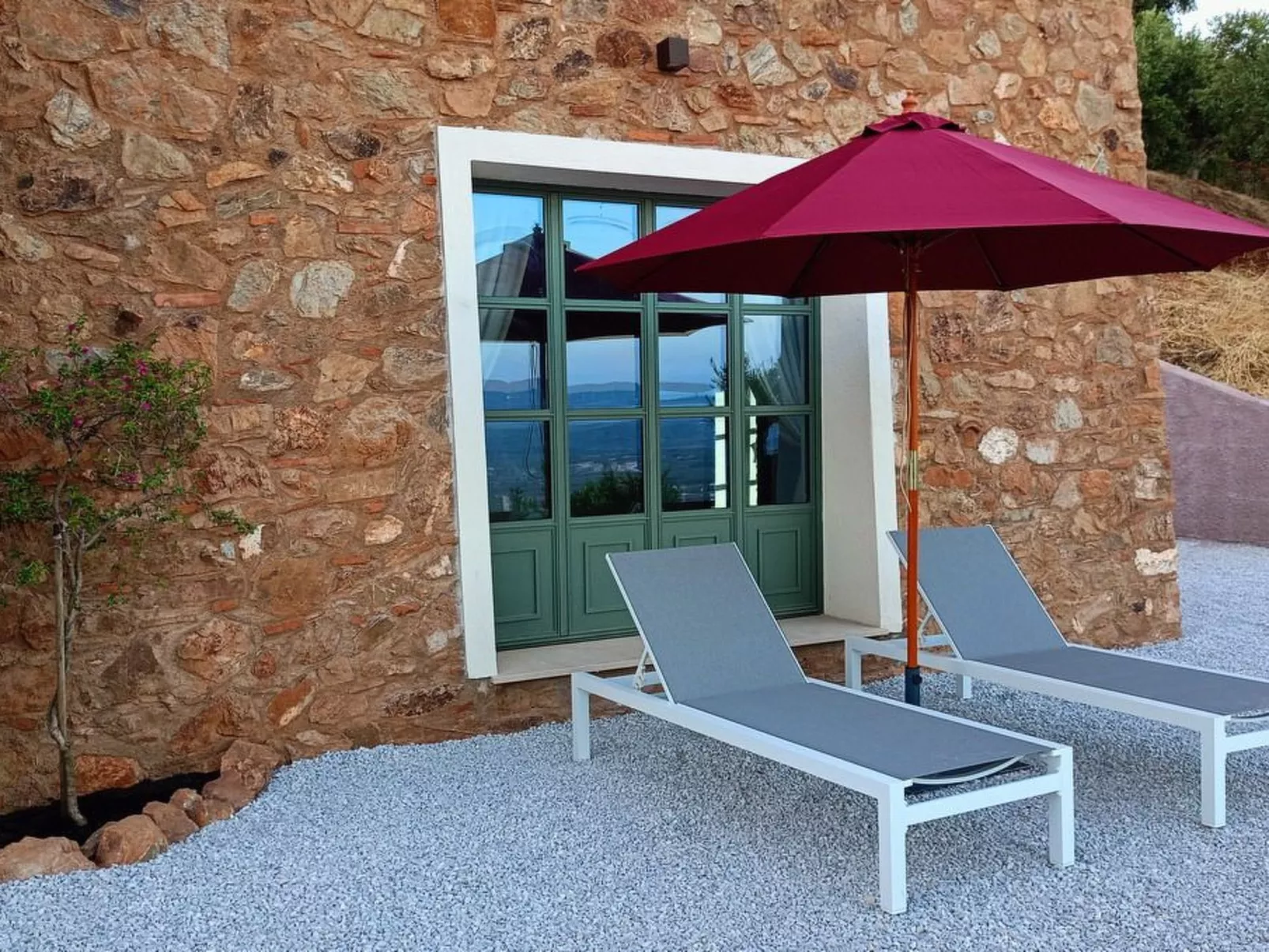 Villa mit Whirlpool, nur 6 km vom Strand entfernt-Draußen