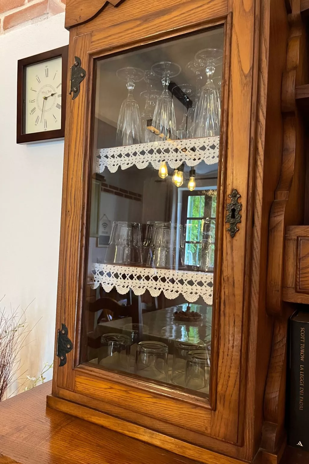 Typisches Bauernhaus mit holzbefeuertem Kamin-Inside