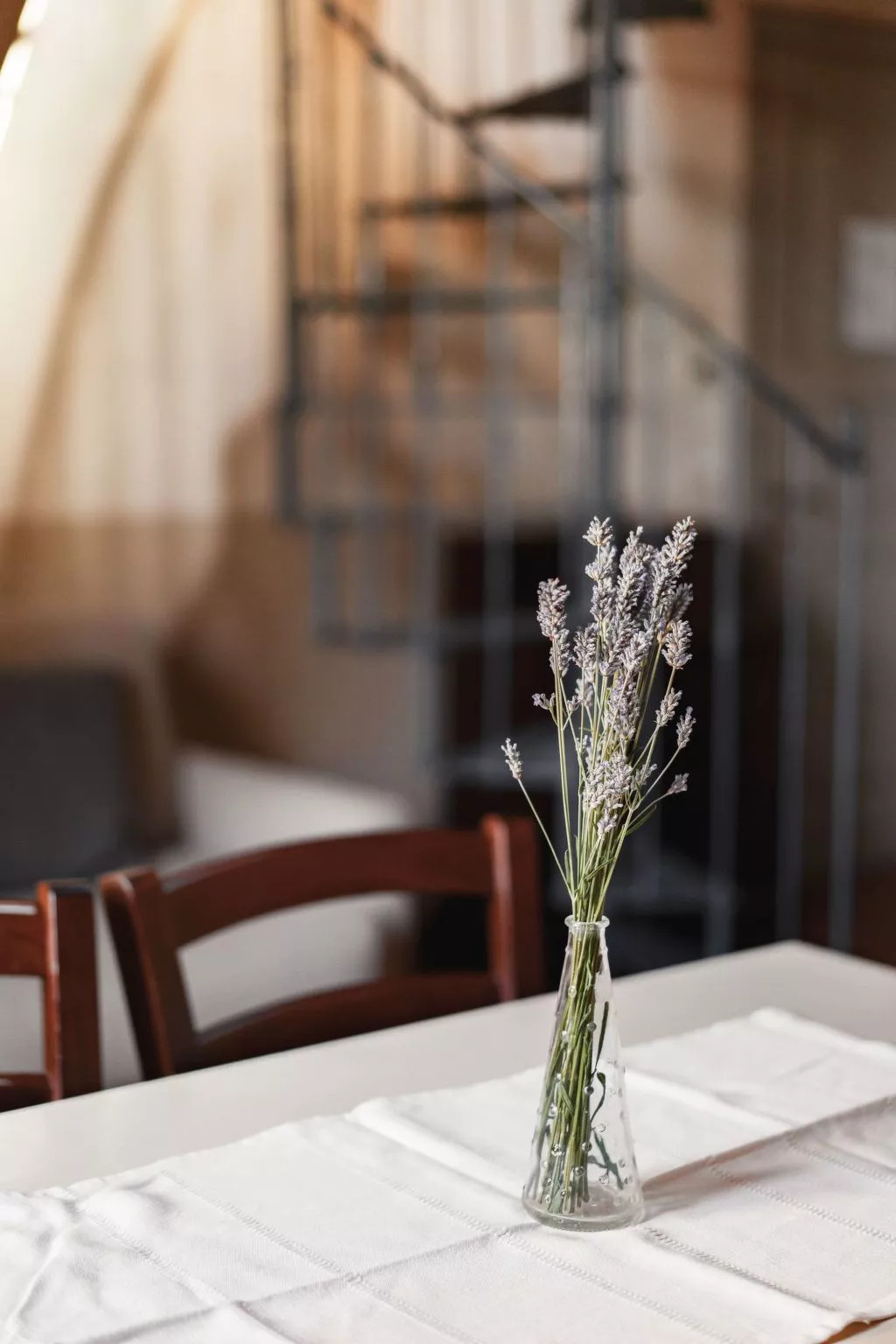 Mit Mezzanin und Schwimmbad, in einem Bauernhaus in den Hügeln-Drinnen