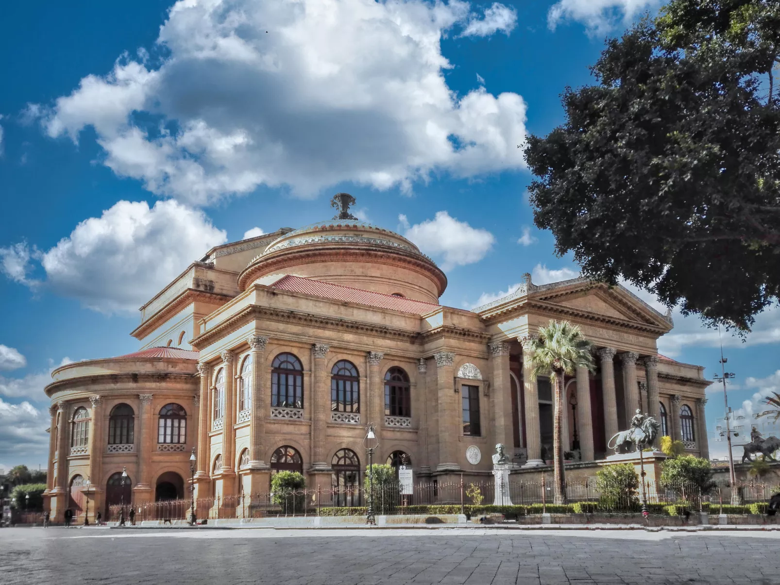 Wohnung im Stadtzentrum von Palermo, nur einen Steinwurf vom Teatro Massimo ent-Area