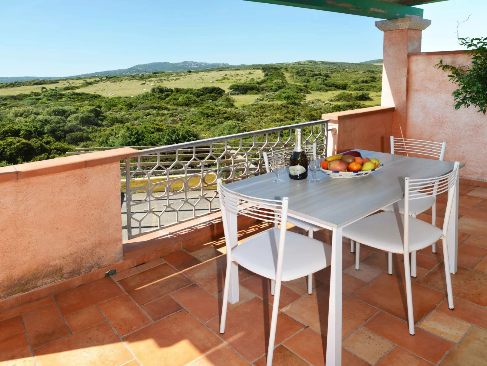 Schöne Wohnung in Residence mit Pool-Draußen