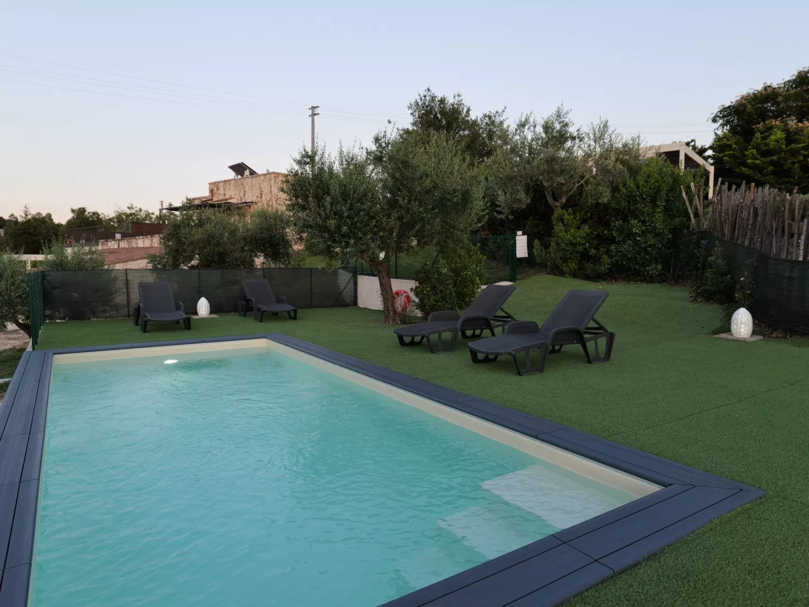 Neuer fabelhafter Trullo mit privatem Pool-Drinnen