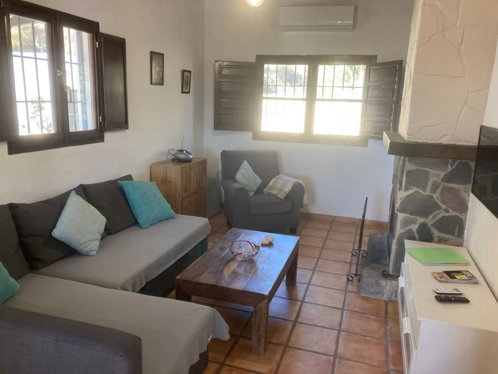 Wunderschön gelegenes Ferienhaus mit privatem Pool-Inside