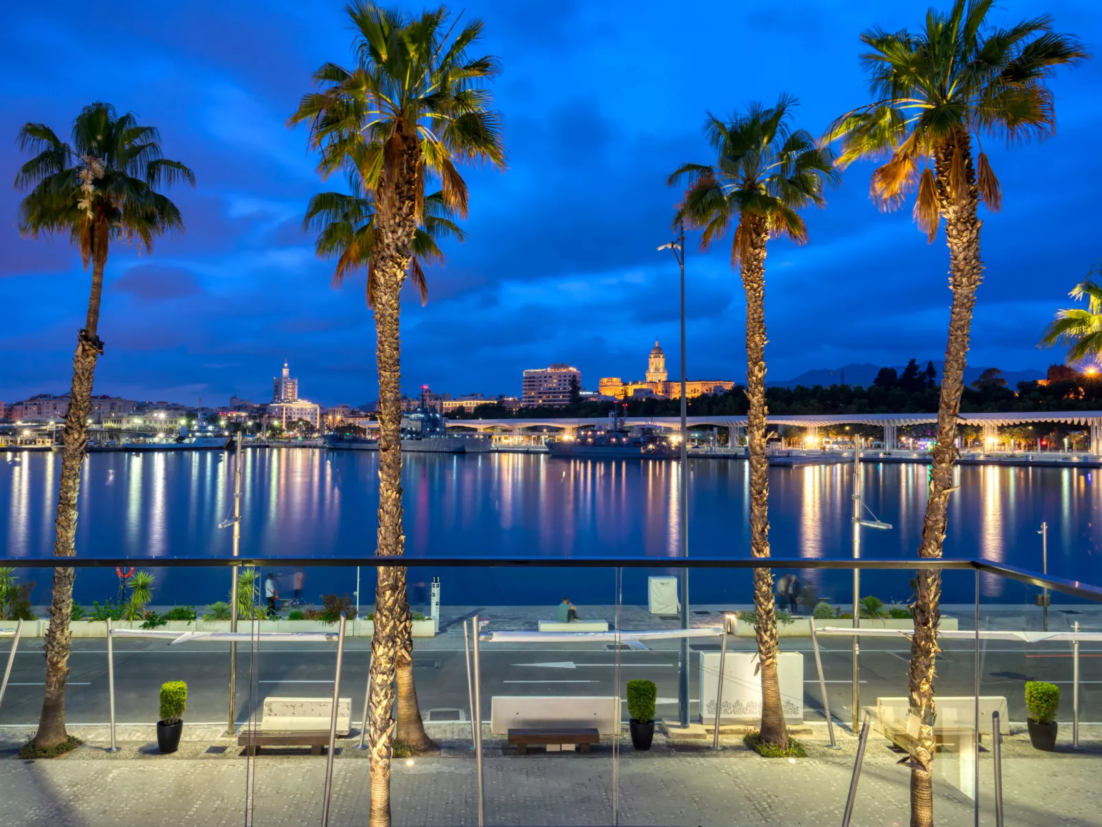Erdgeschosswohnung mit Balkon für 4 Personen-Environnement