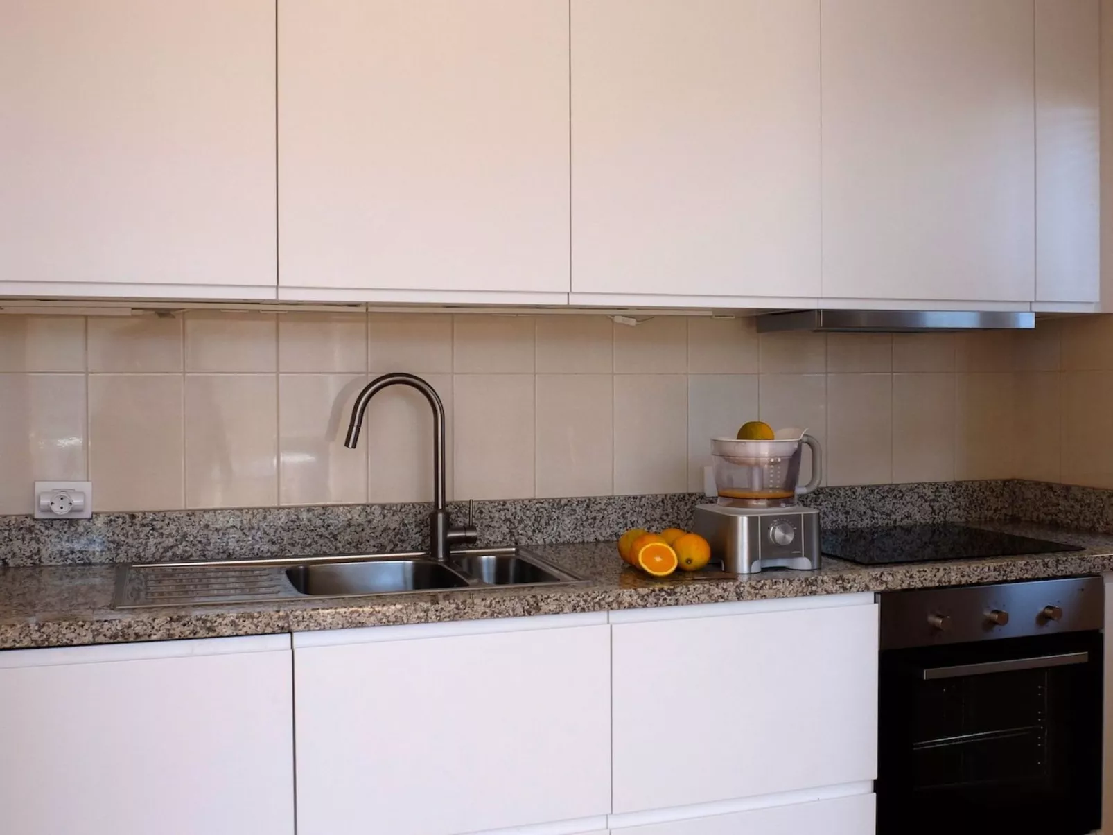 Komfortable geräumige Wohnung mit bester Aussicht 5p max-Inside