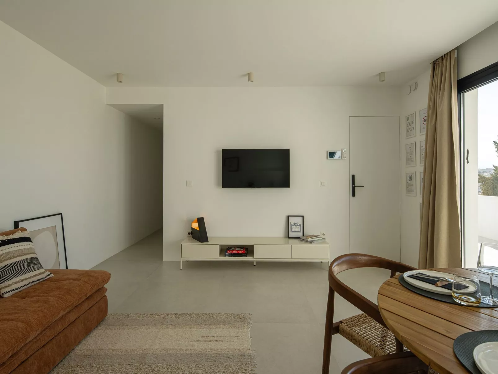 Privater Pool - Terrasse mit Aussicht - Tolle Lage-Dedans