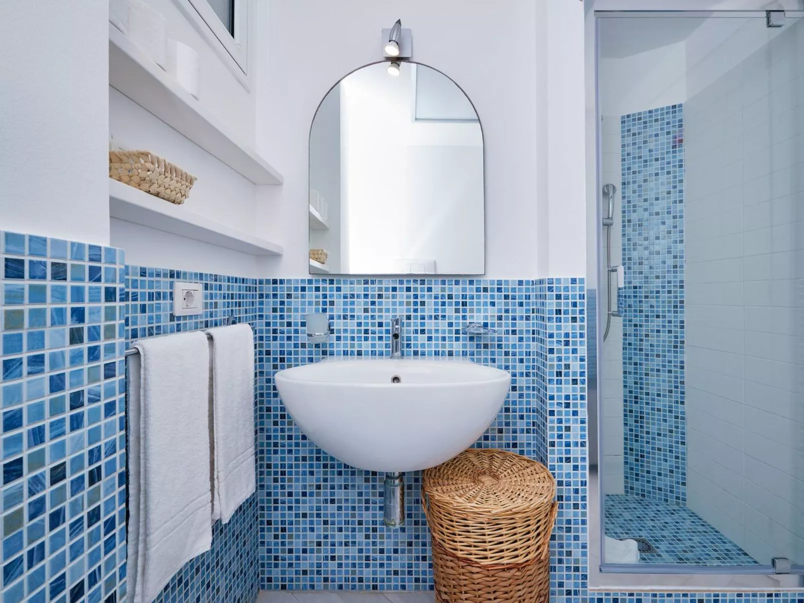 In Marina Di Ragusa mit Garten und Terrasse-Drinnen