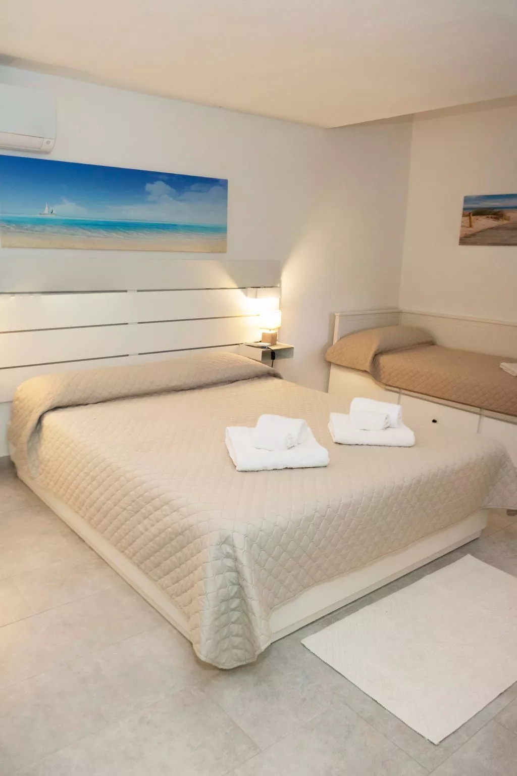 Große Drei-Zimmer-Wohnung am Golf von Marinella-Inside