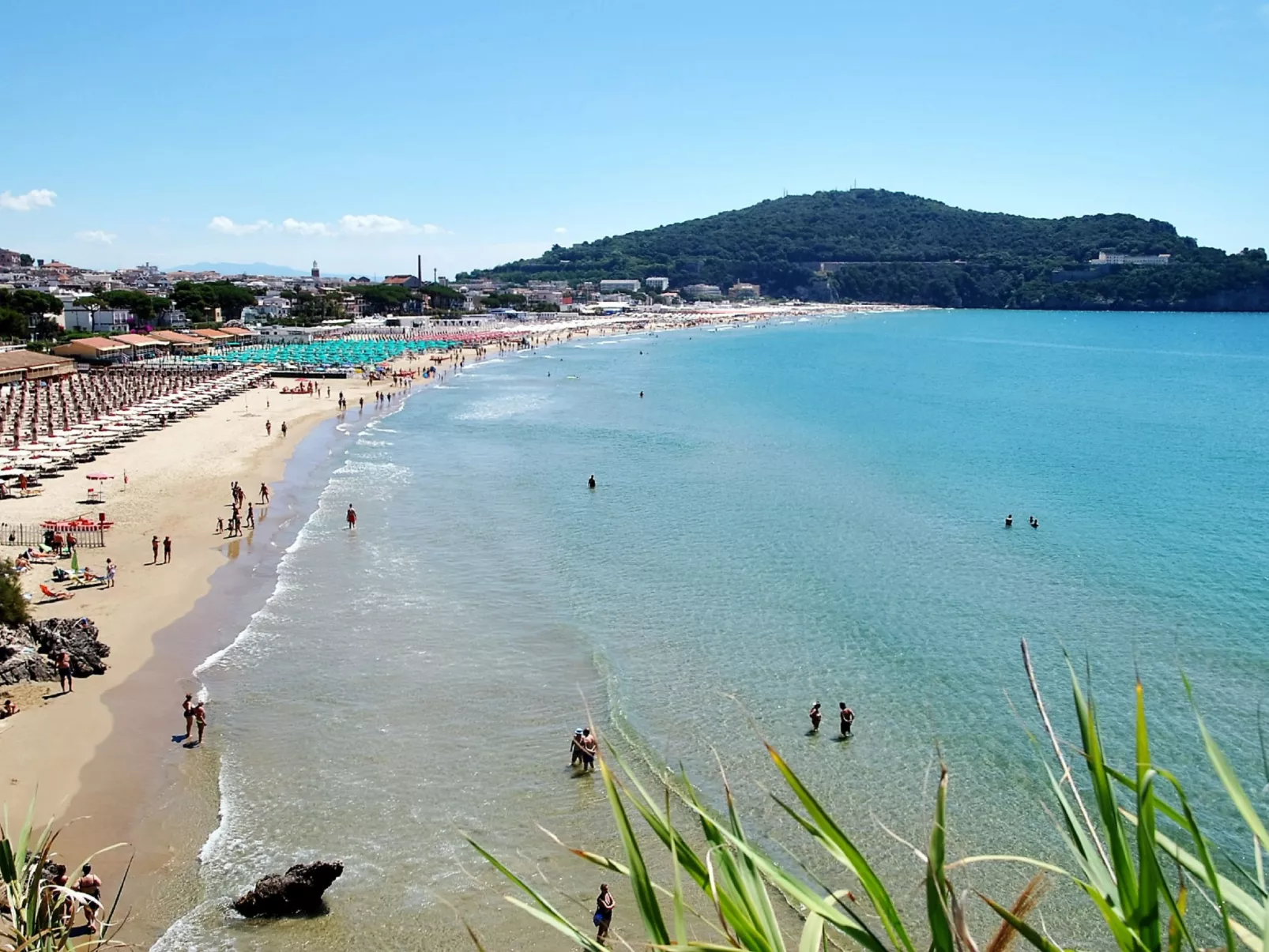 Domhaus mit Blick auf den Golf von Gaeta-Environnement