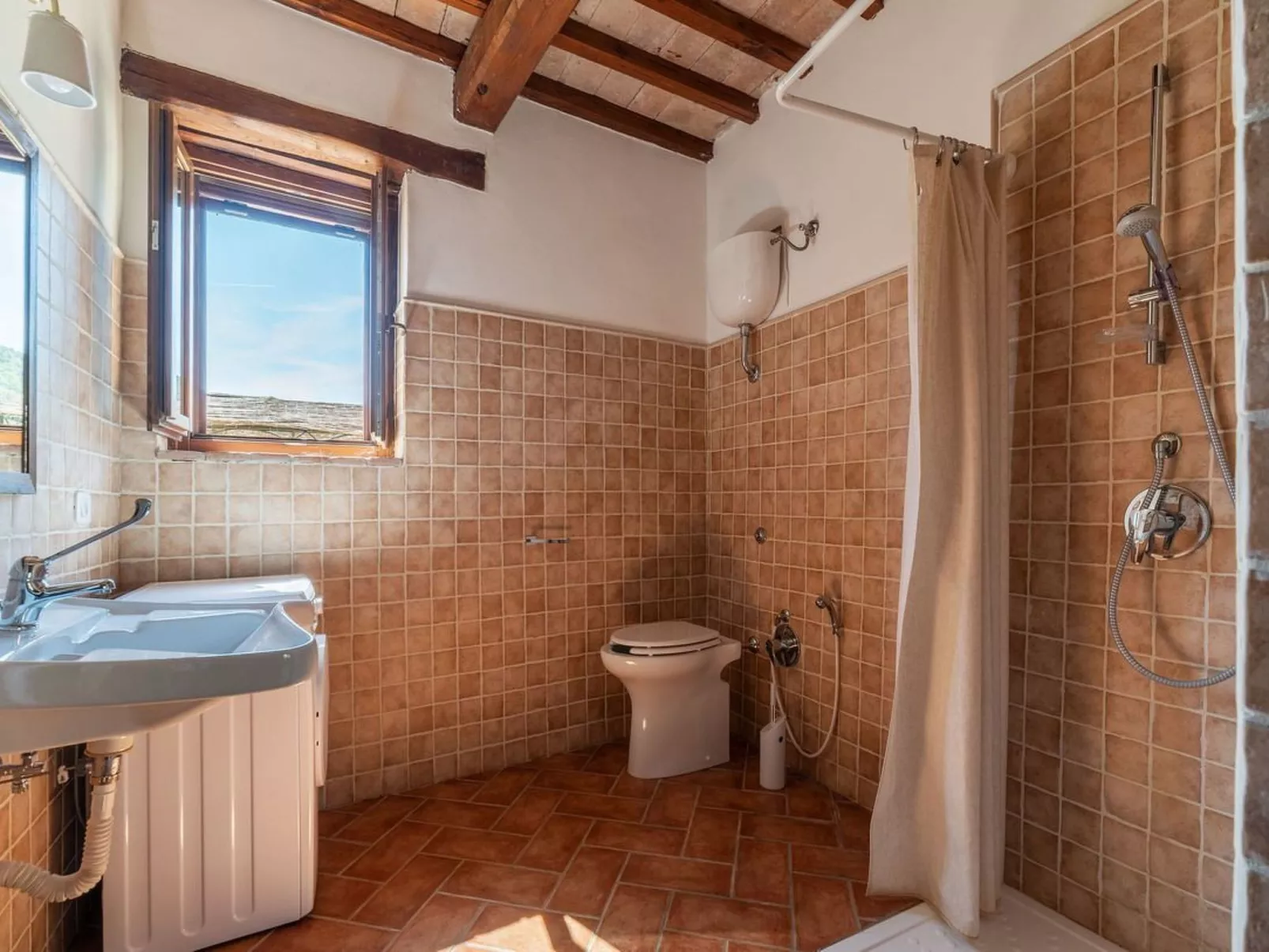 Villa mit privatem Pool zwischen Umbrien und Latium-Inside