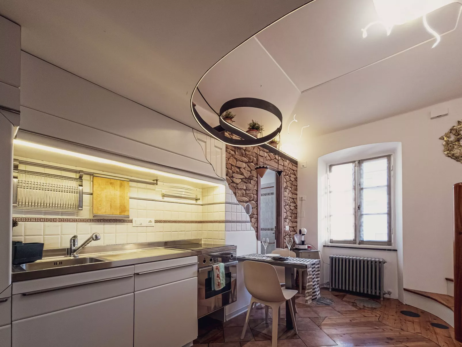 Strategisches Mikrohaus zwischen Cinque Terre und Portofino-Inside