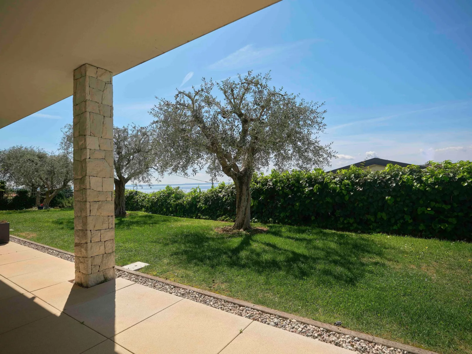 Ferienvilla 'Madabà' mit Blick aufs Wasser-Dedans