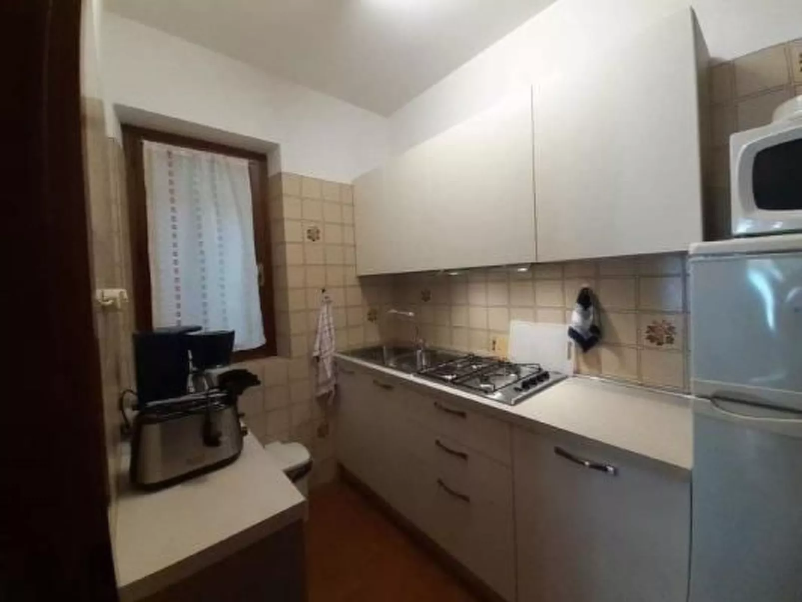 Zwei-Zimmer-Wohnung mit herrlicher Terrasse mit Seeblick-Drinnen