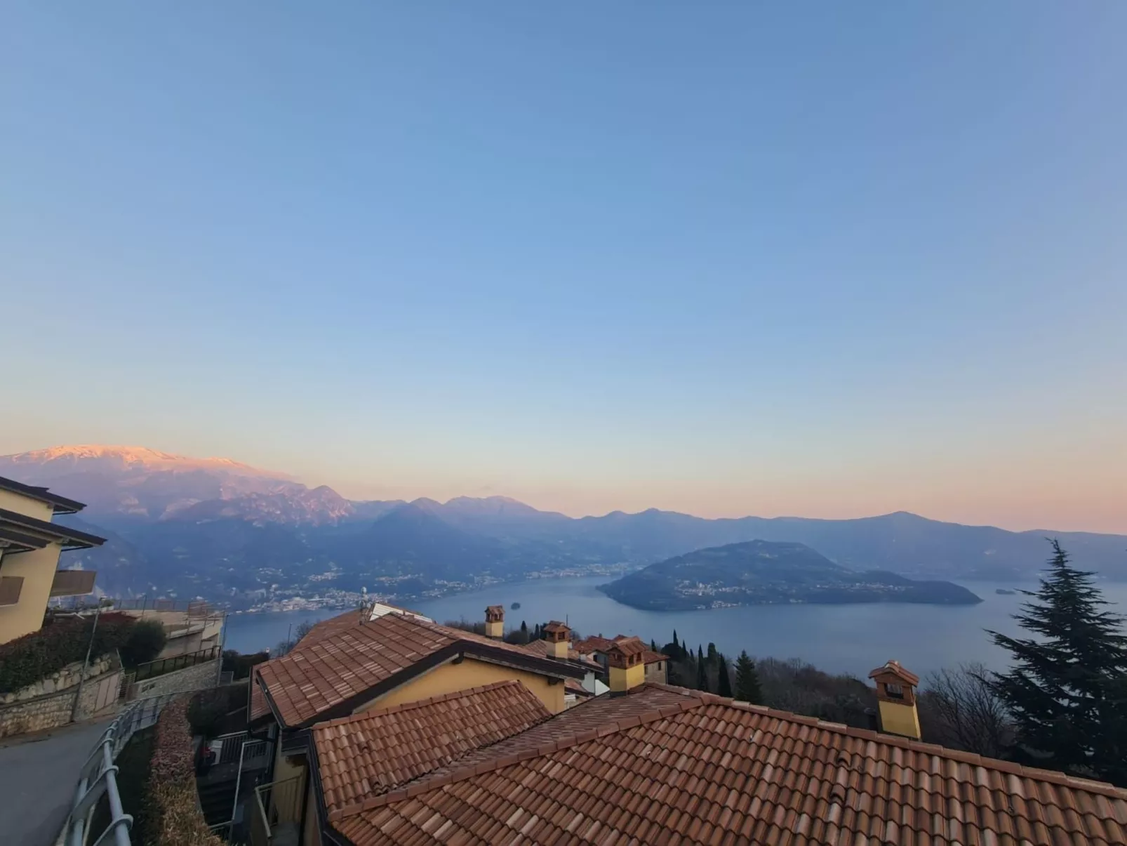 Sweet Awakening von Holiday World-Outside