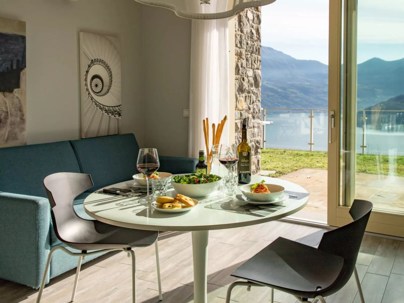 'Delfi' mit Pool-Drinnen