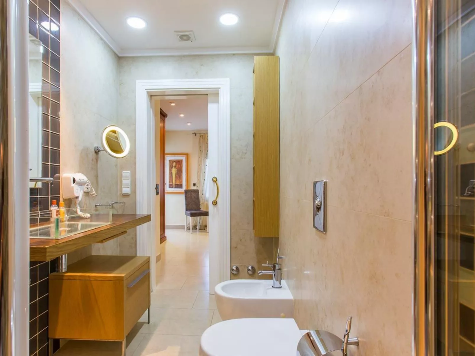 Haus mit privatem Pool, Garten und privatem Parkplatz-Image-tags.info